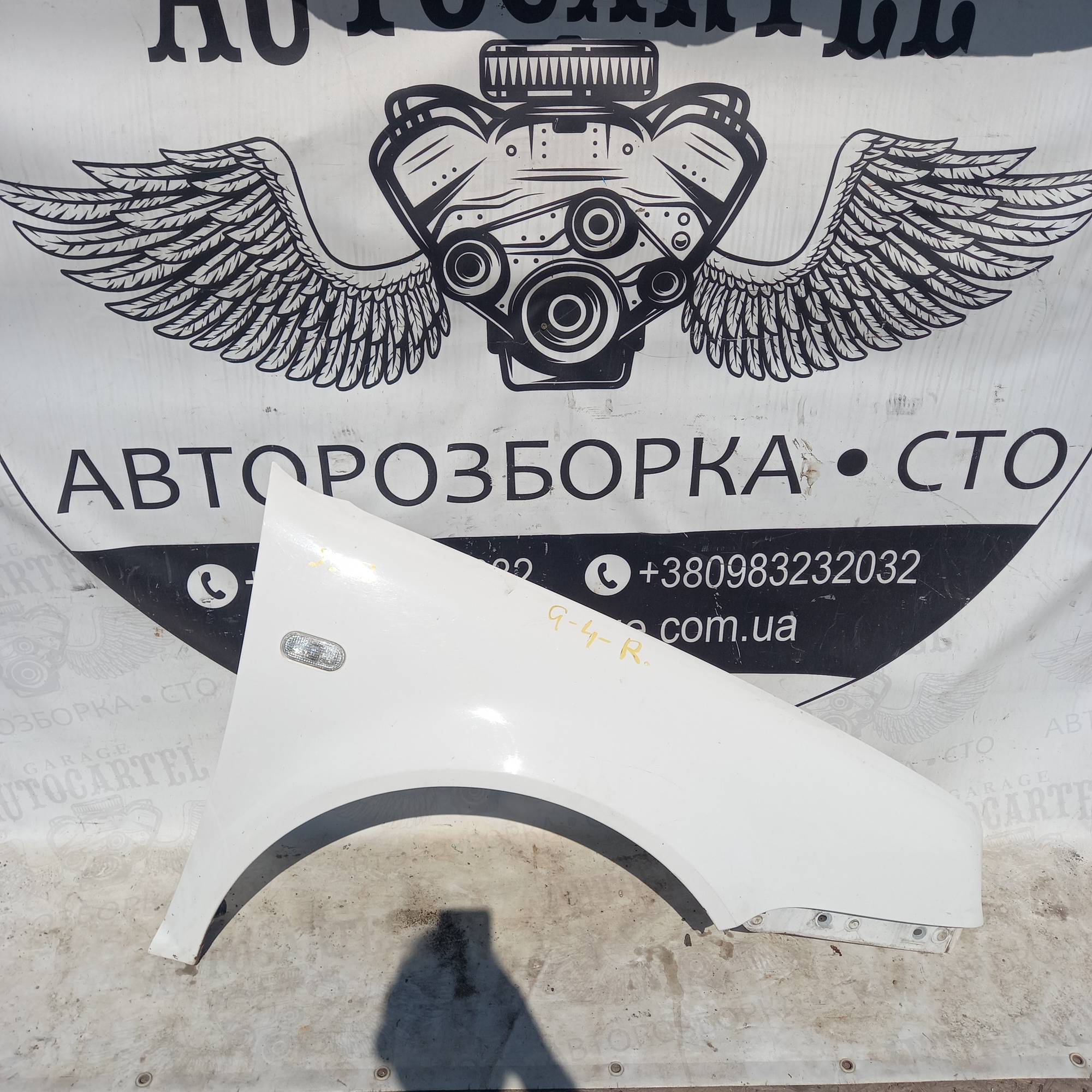 Крило переднє праве Volkswagen Golf 4, 21847608