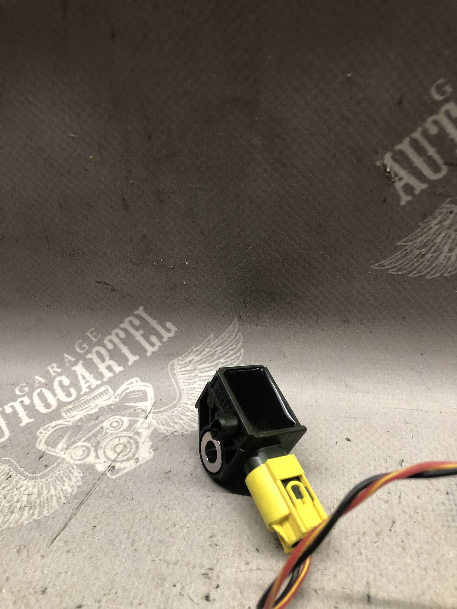 A1729056000, A 172 905 60 00 Датчик удару (Airbag) передній Mercedes SLK R172 / AMG-GT R190 / C W204