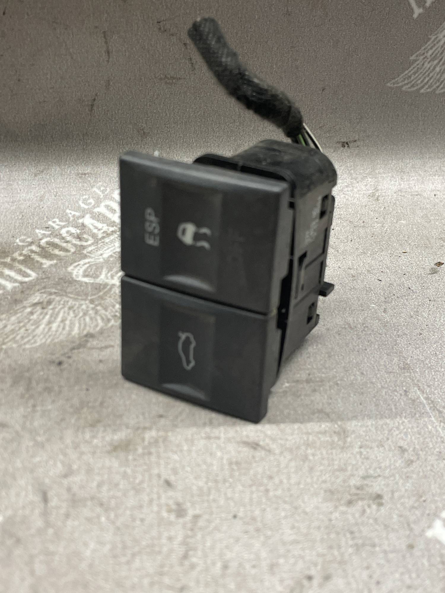Кнопки відкриття багажника та ESP Ford Mondeo MK3 3s7t2c418ad