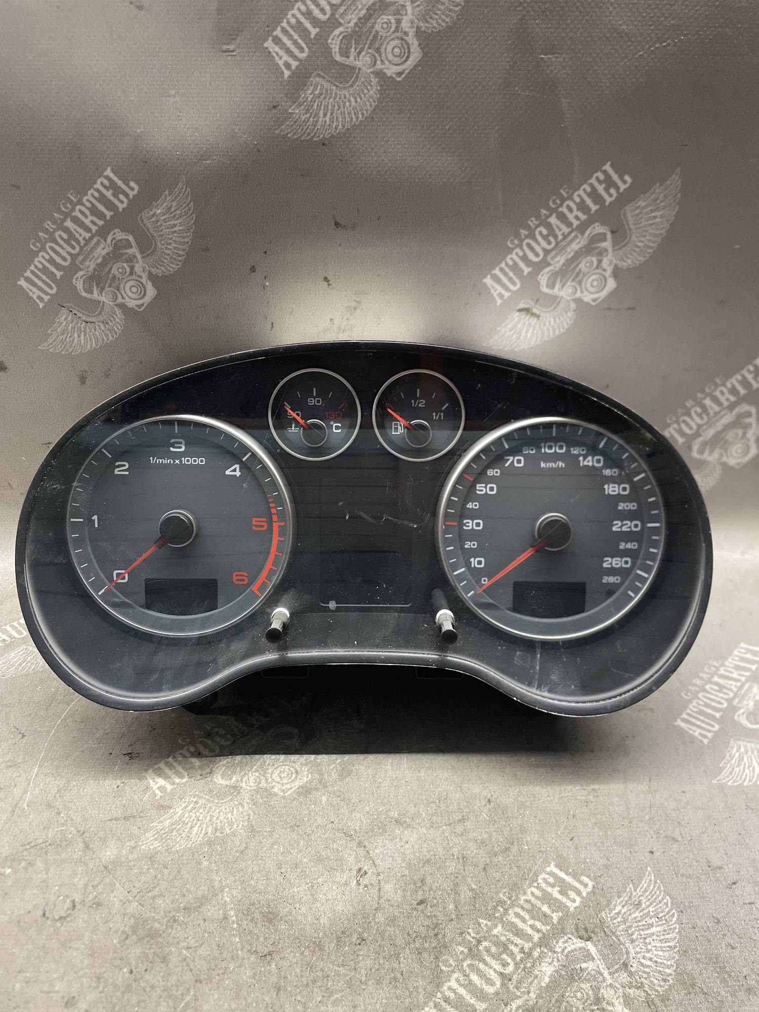 Панель приладів спідометр Audi A3 8P 1.6 tdi 8p0920932n