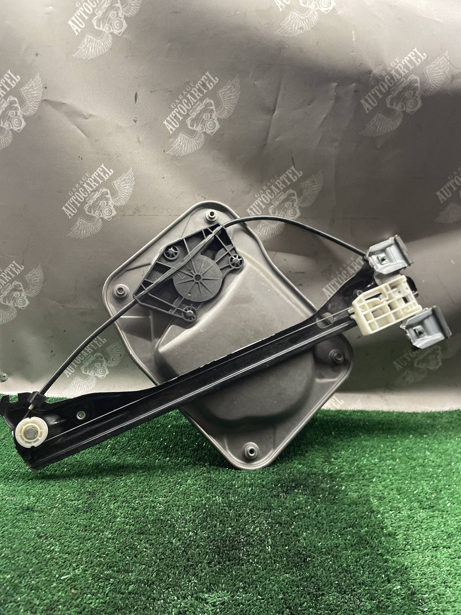 Склопідйомник лівий передній Skoda Fabia 2 Roomster 5j7837401d