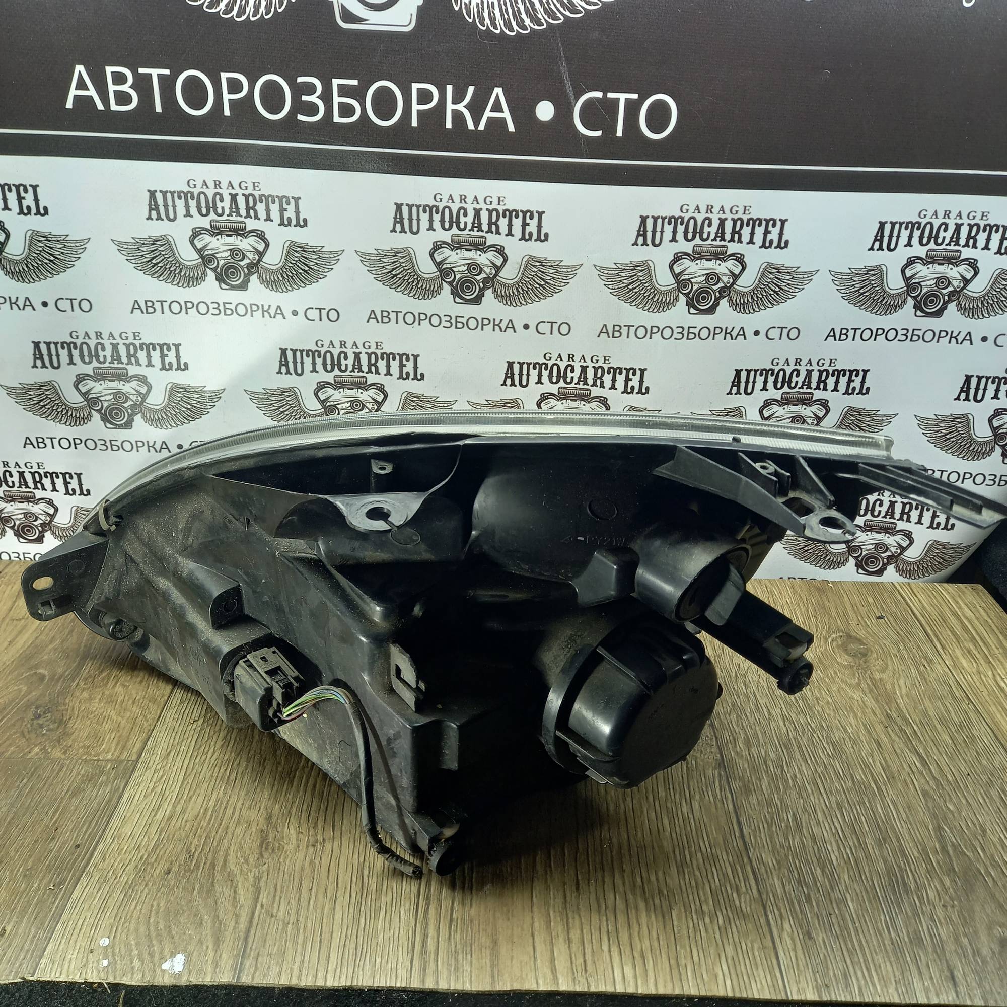 Фара перендя права Ford Fiesta MK6 (2002-2008) 2S6X13W029AJ