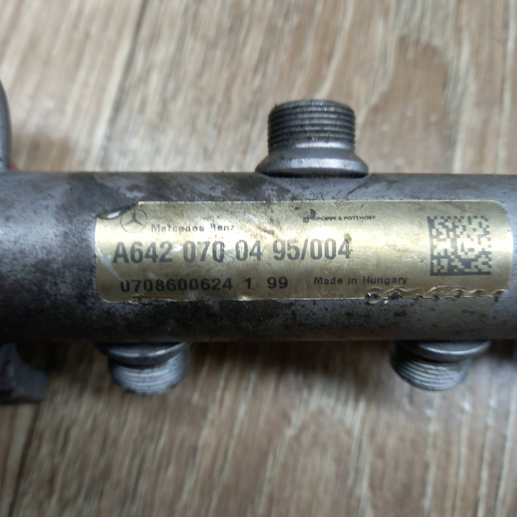 Паливна рампа ліва MERCEDES ML 320 W164 3.0 cdi 2005-2008 (A6420700495/004) A6420700495