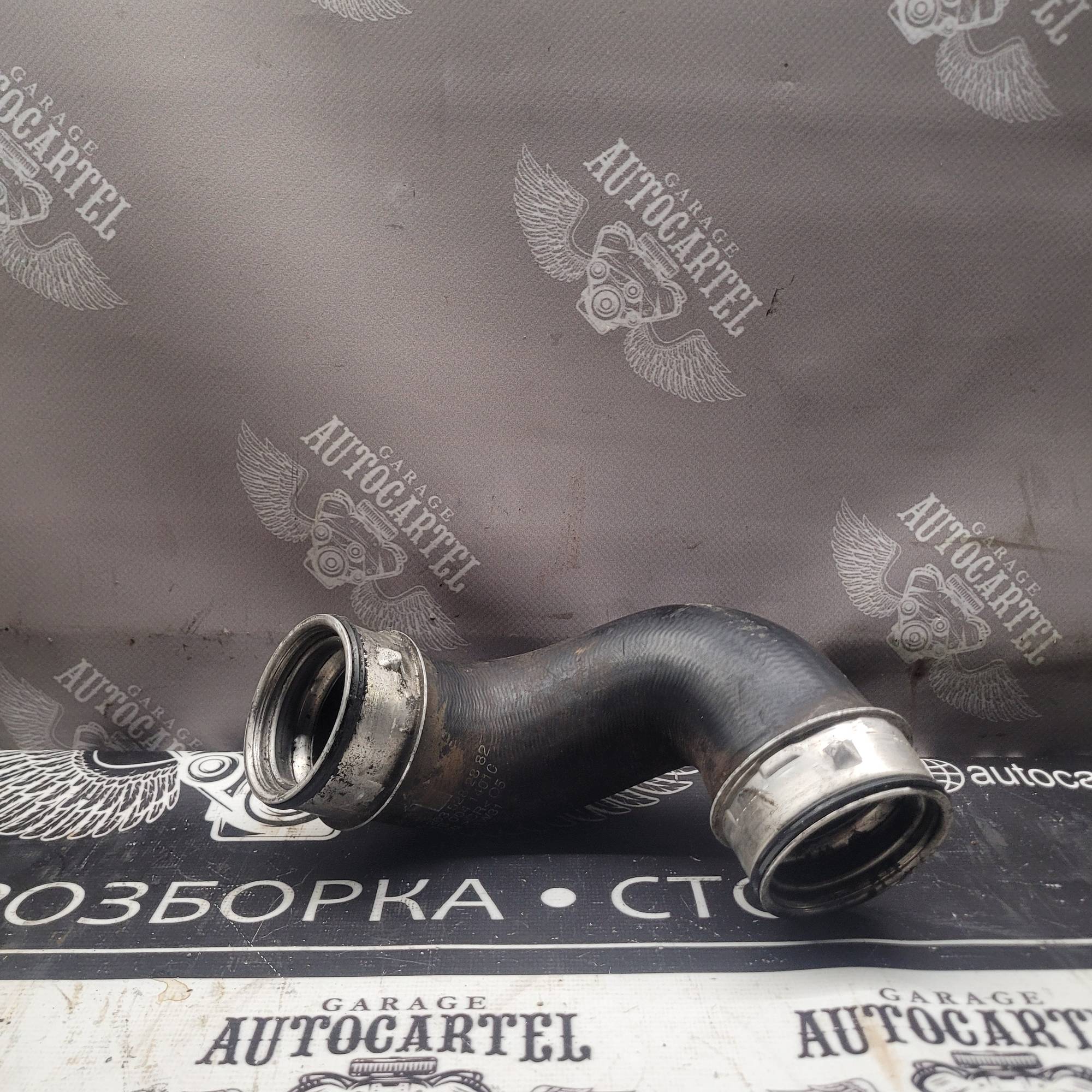 Патрубок інтеркулера A2035282882 для Mercedes C-Class/ CLC