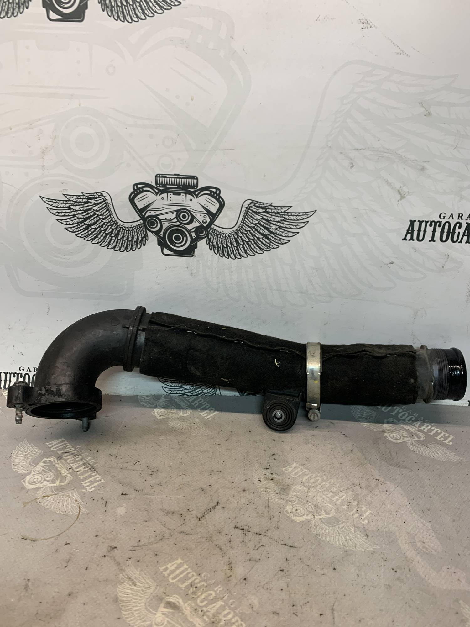 Патрубок інтеркулера Audi Seat Skoda Volkswagen 2.0tdi 04L145762AD