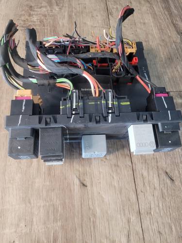 Блок комфорта Volkswagen Touran 2003-2006 3C8937049D