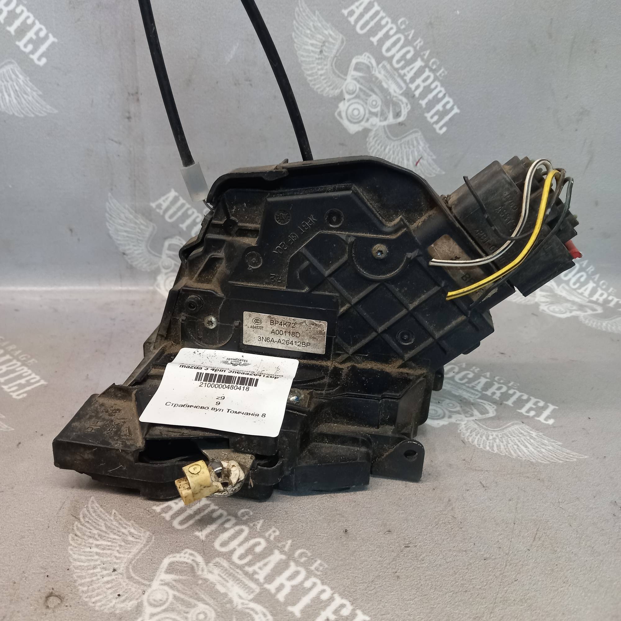 Замок дверей задній правий mazda 3 4pin 3n6aa26412bp