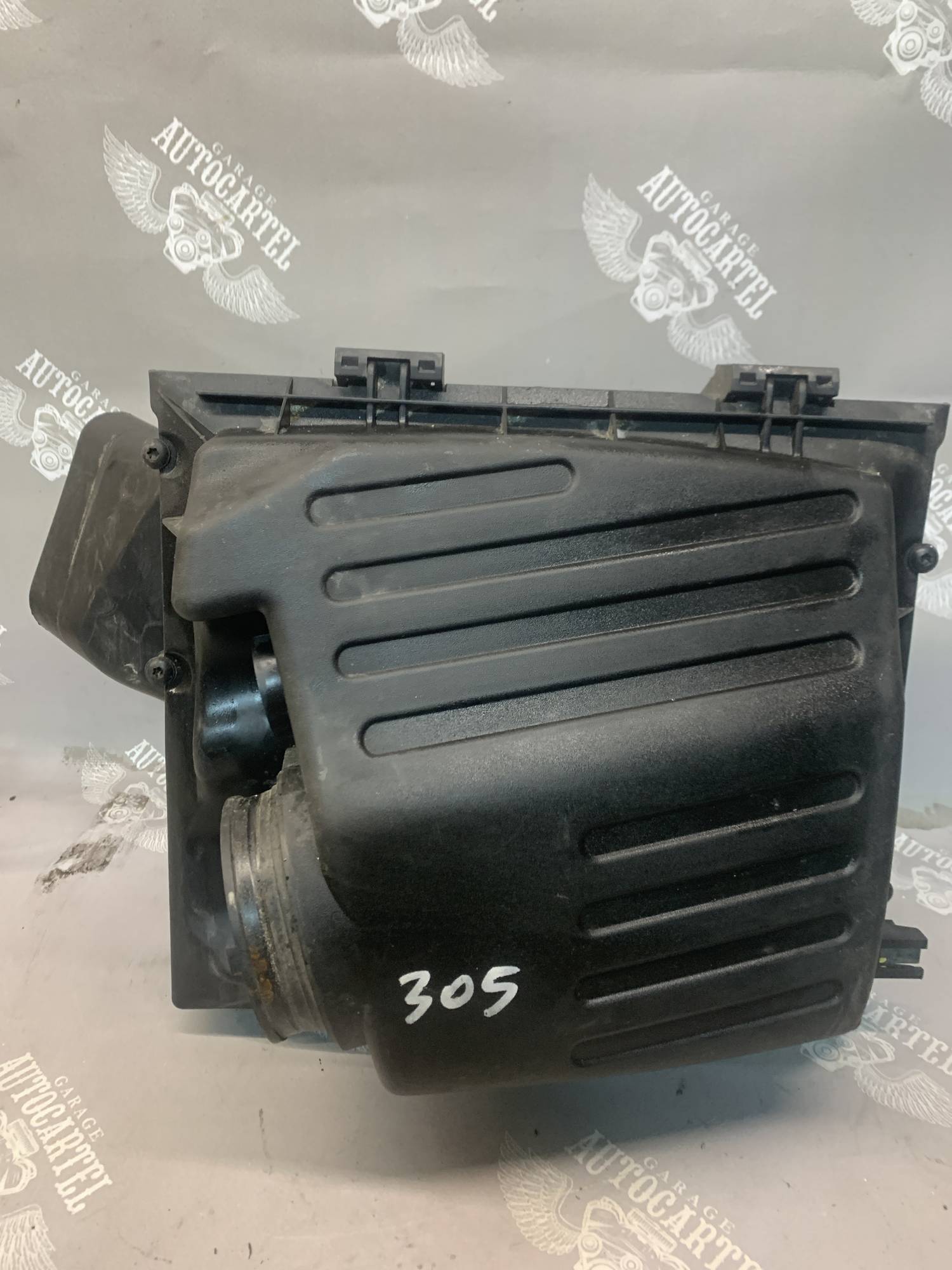 55560889 Корпус повітряного фільтра Opel Insignia A 2.0 2008—2017