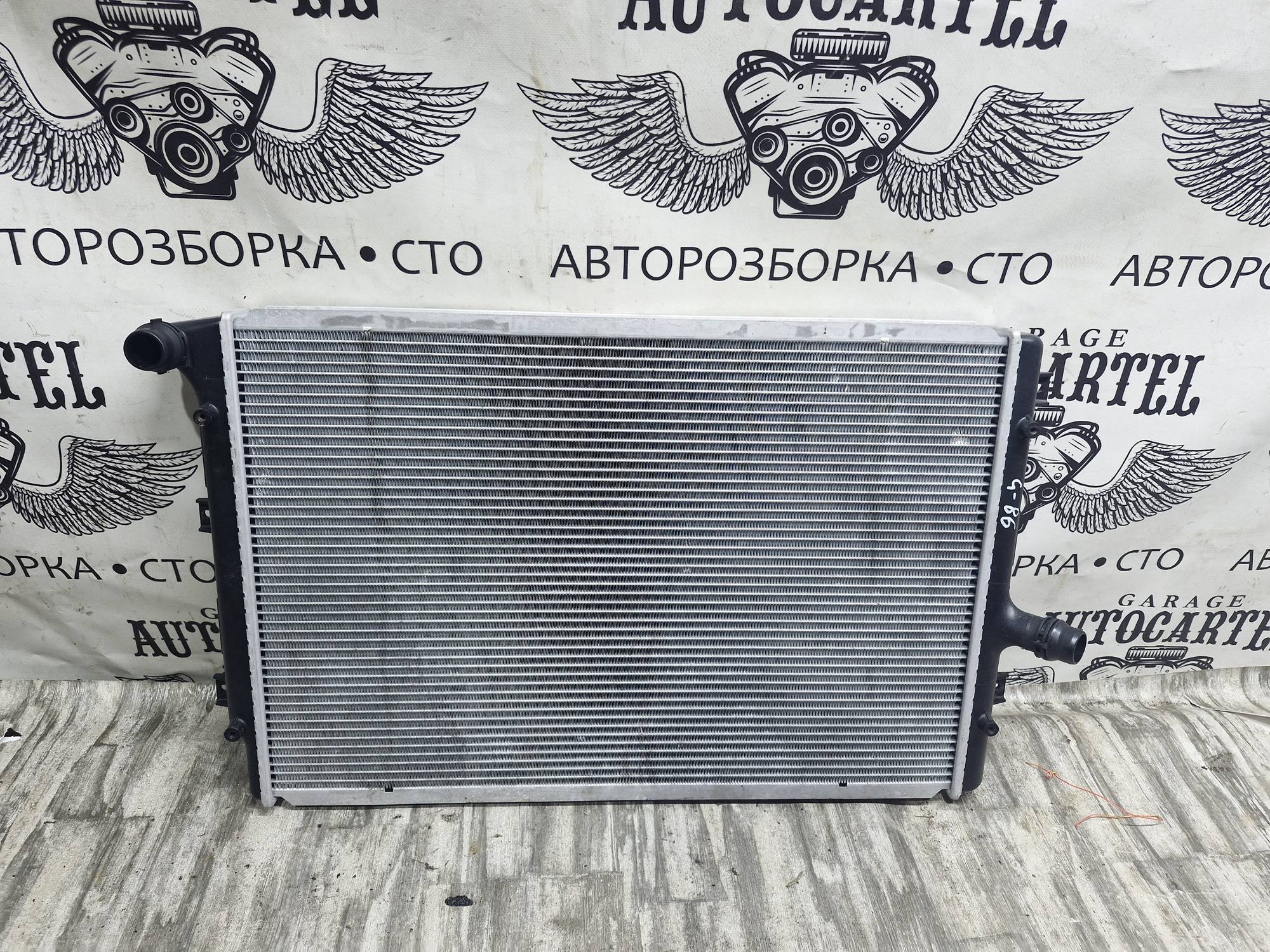 Радіатор охолодження Volkswagen Passat B6 2005-2010 дизель
