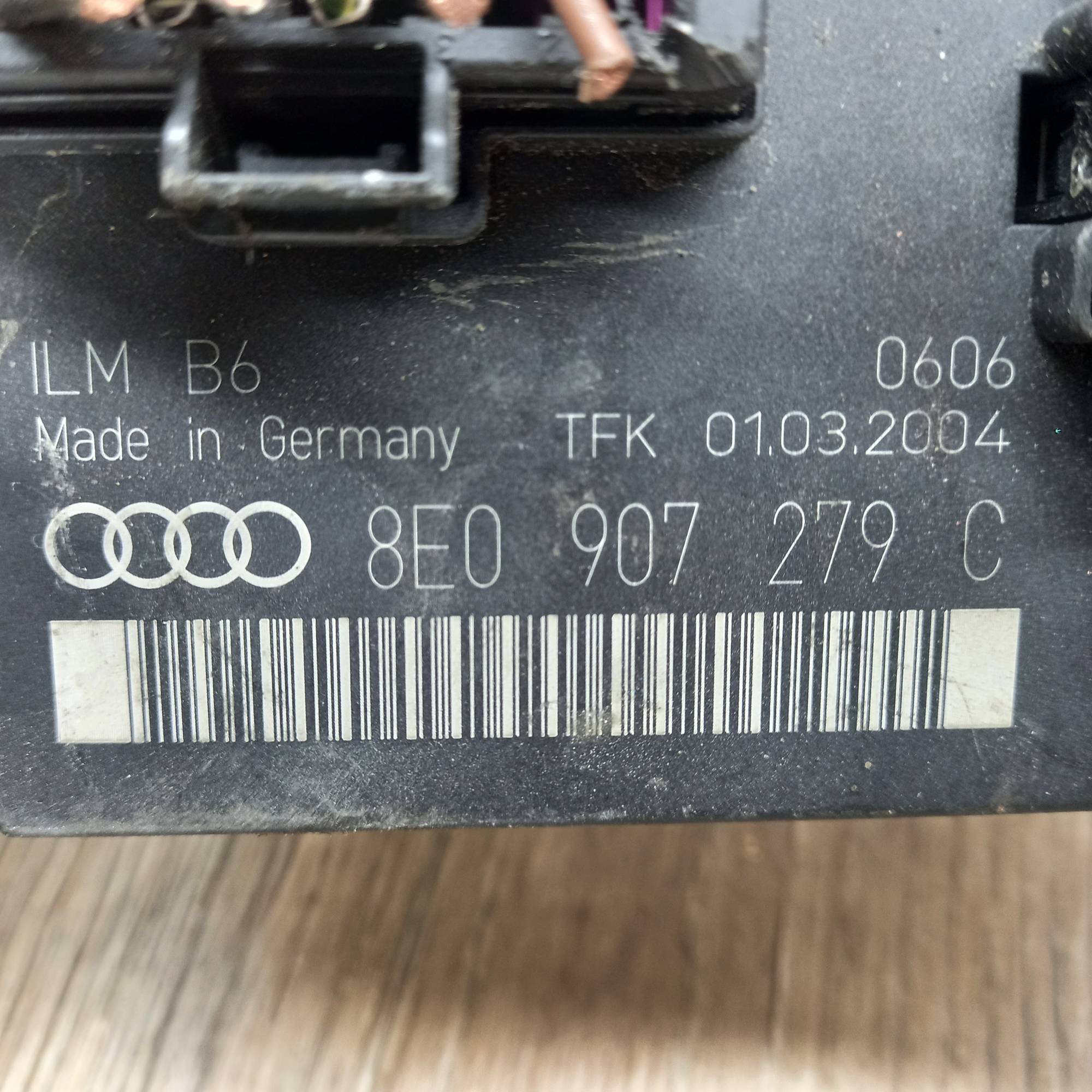 Блок управління бортовою мережею Audi A4 B6 2.0 FSi 8E0907279C