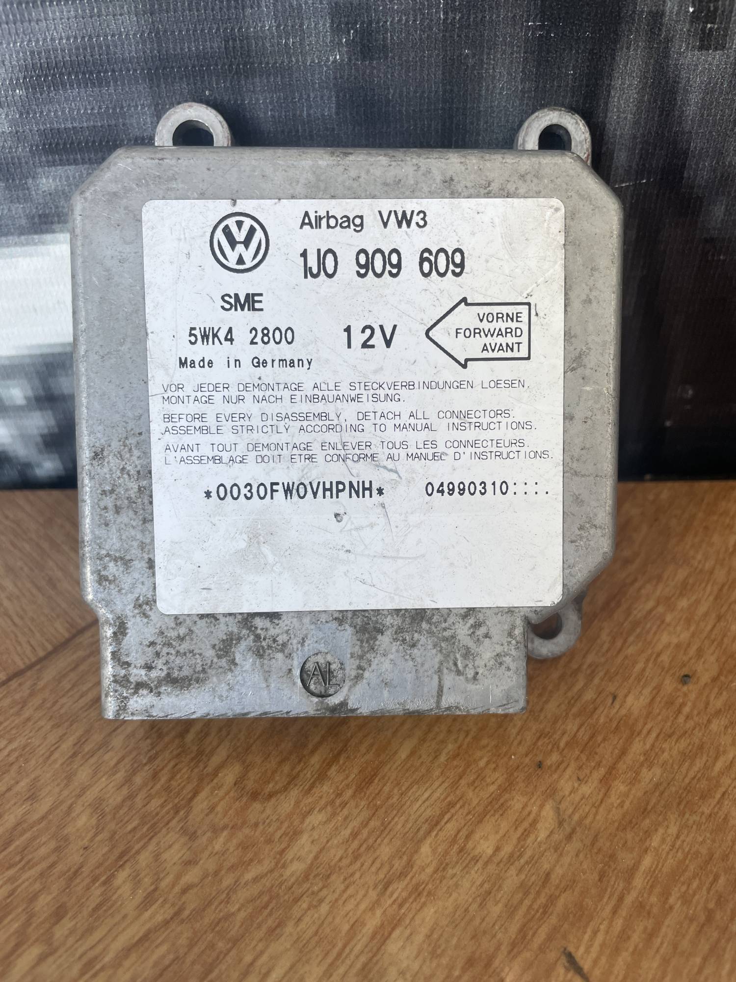 1J0909609 VAG Блок управління airbag Volkswagen Golf 4 , Bora, Jetta 4