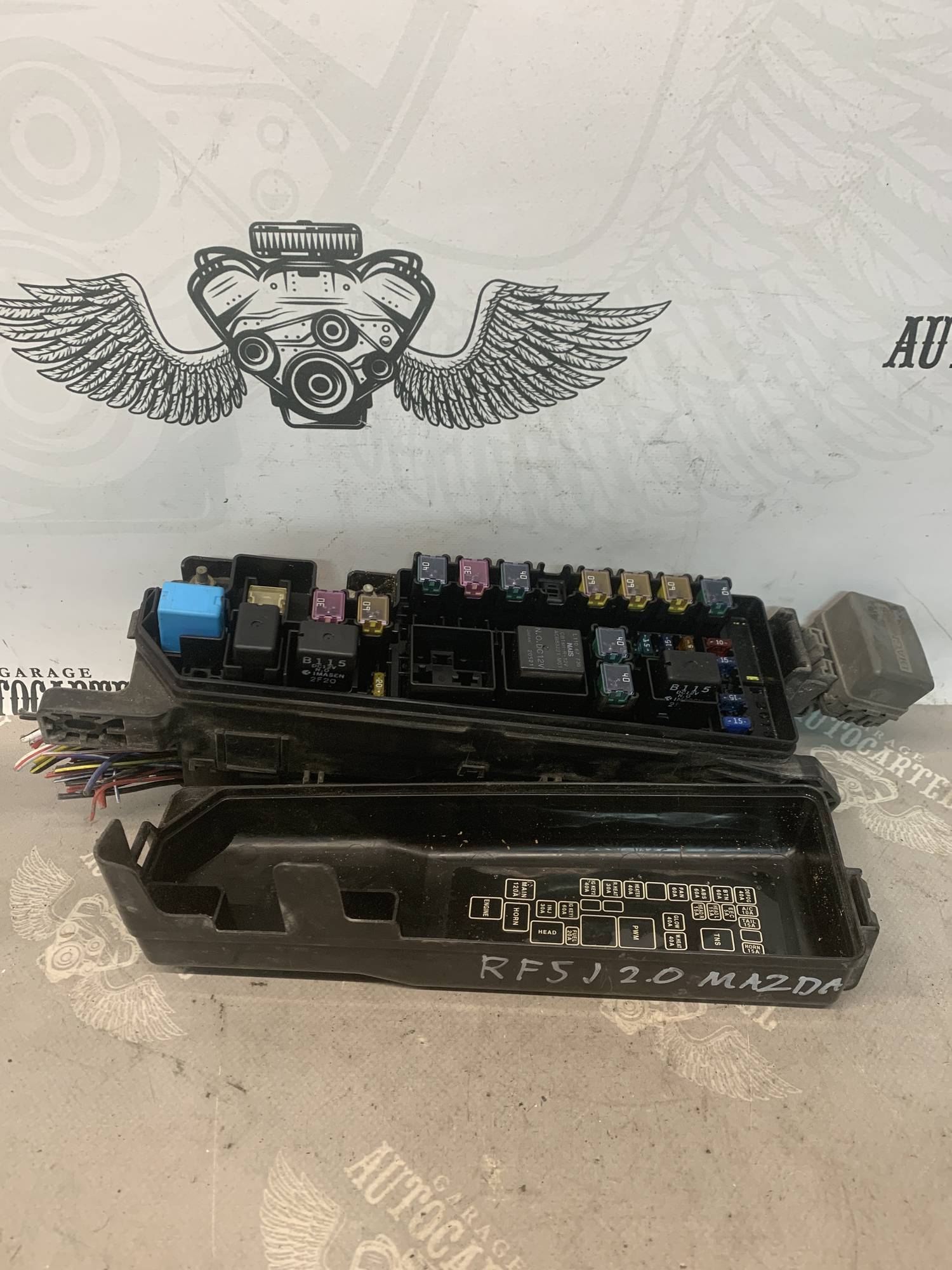 Блок запобіжників 2.0citd mazda mpv 6739476940