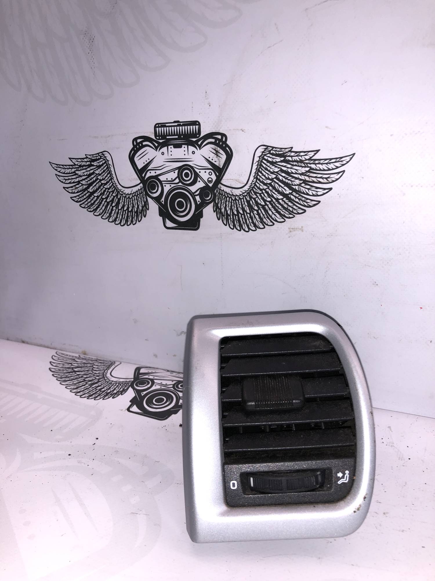 5J0819701e Дефлектор салона передній лівий Skoda Fabia