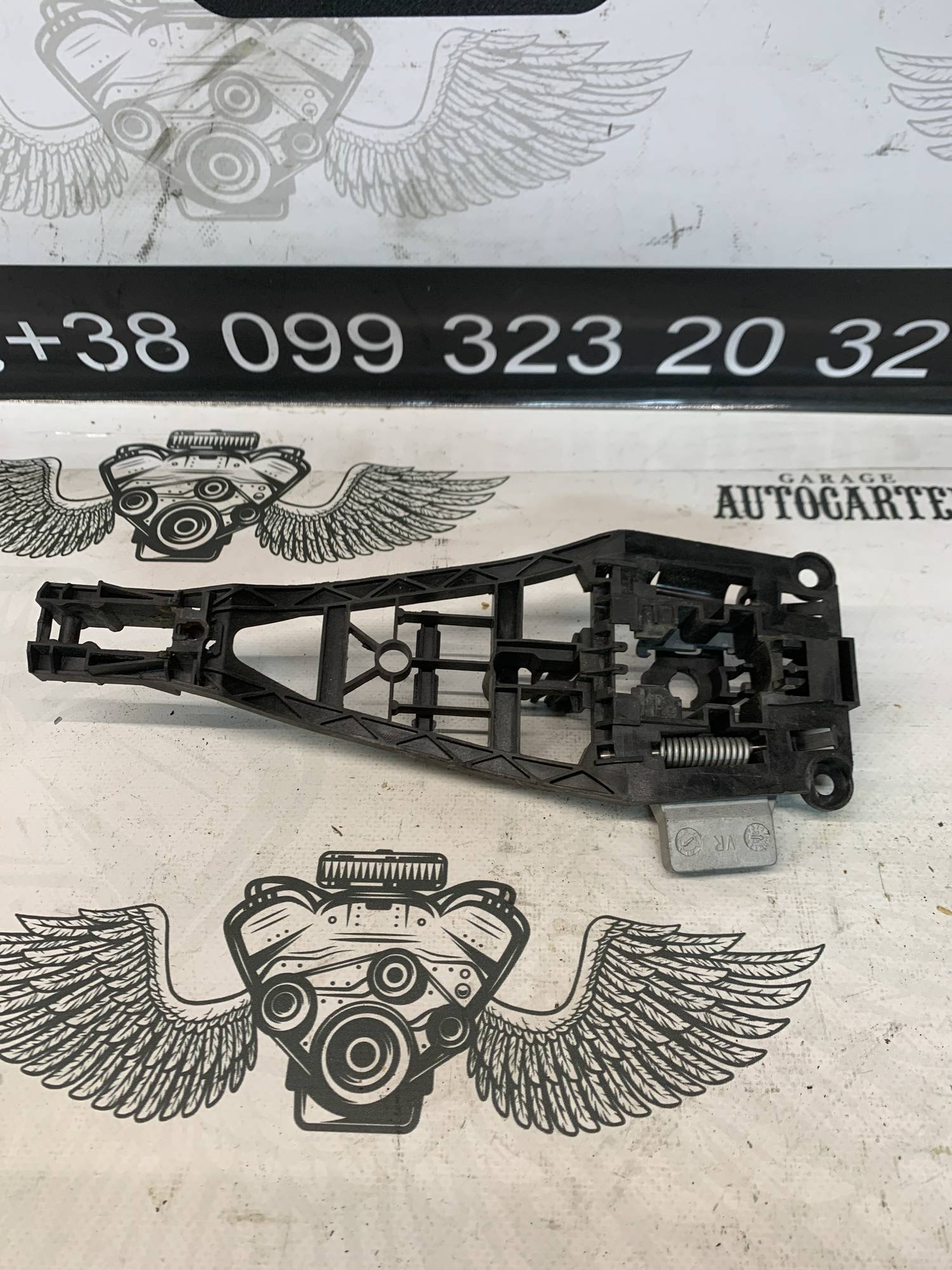 Ручка кронштейн двері права передня Opel Astra, Opel Zafira B Corsa D 24463524