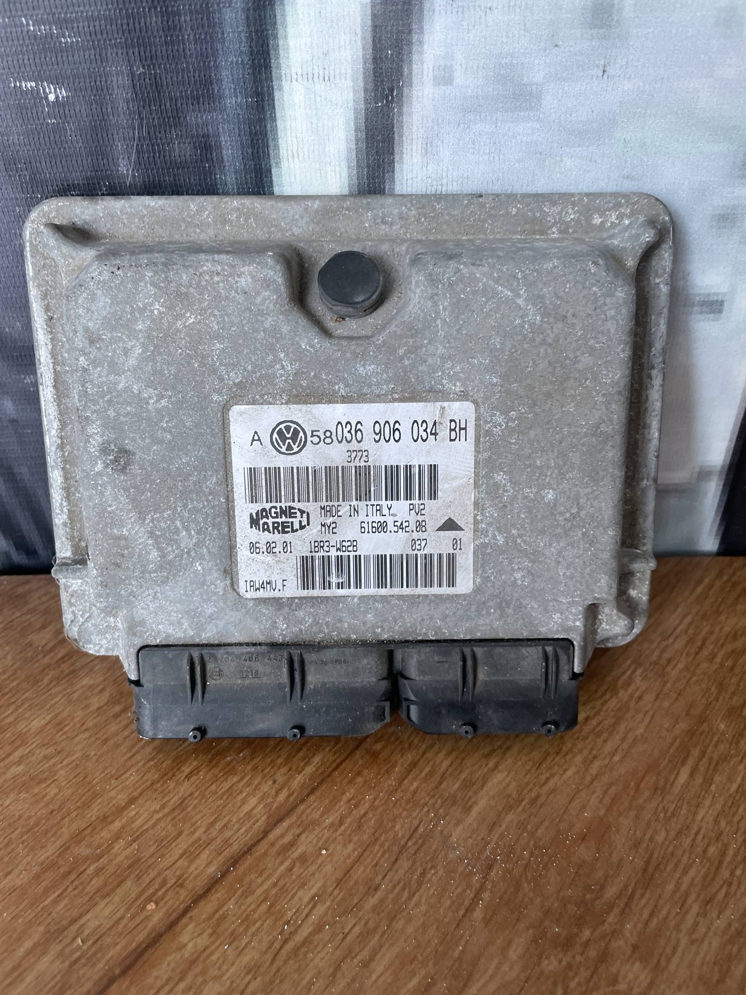 Блок керування двигуном VW GOLF IV 1,4 036906034BH