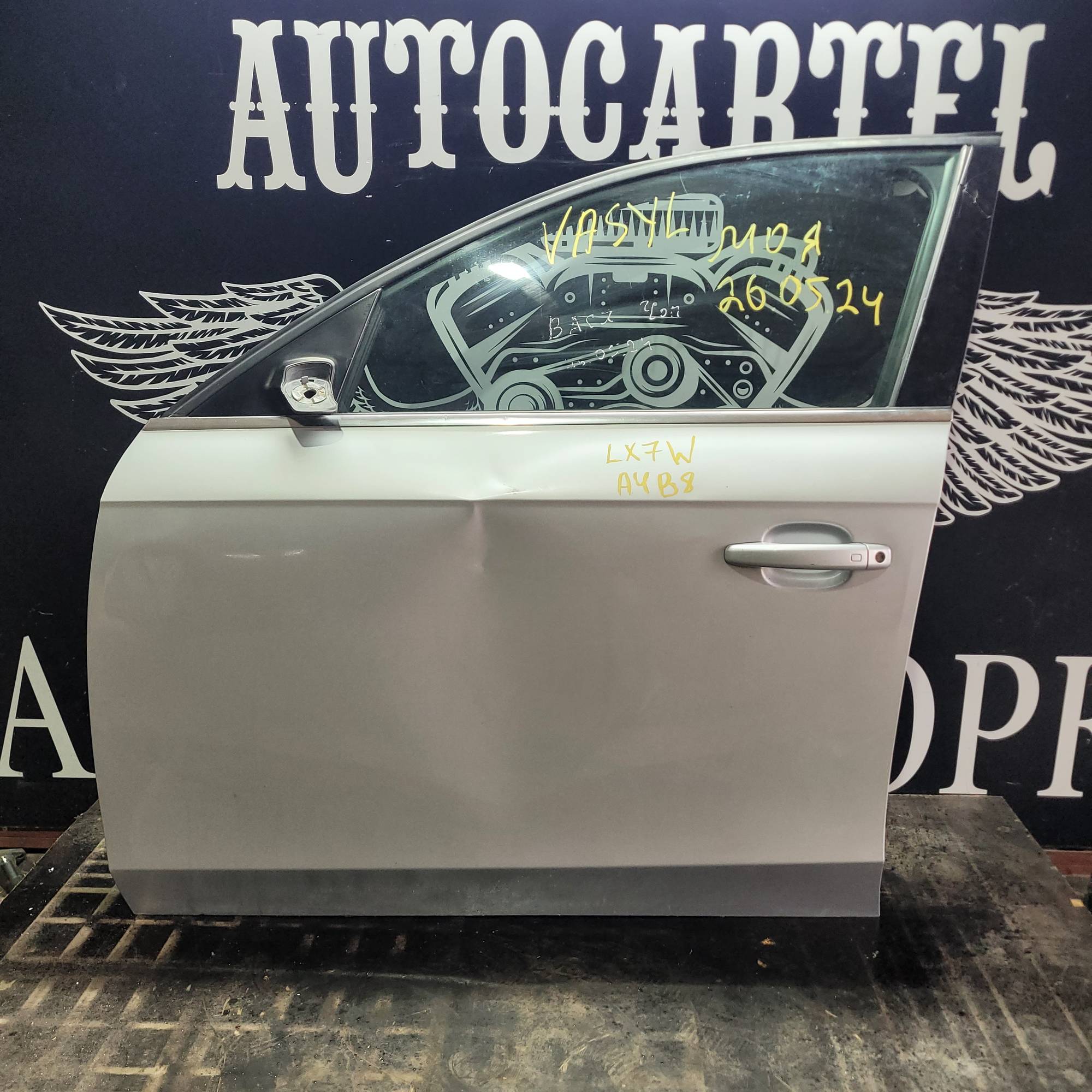 Дверка передня ліва Audi A4 B8 2007—2015 21425875
