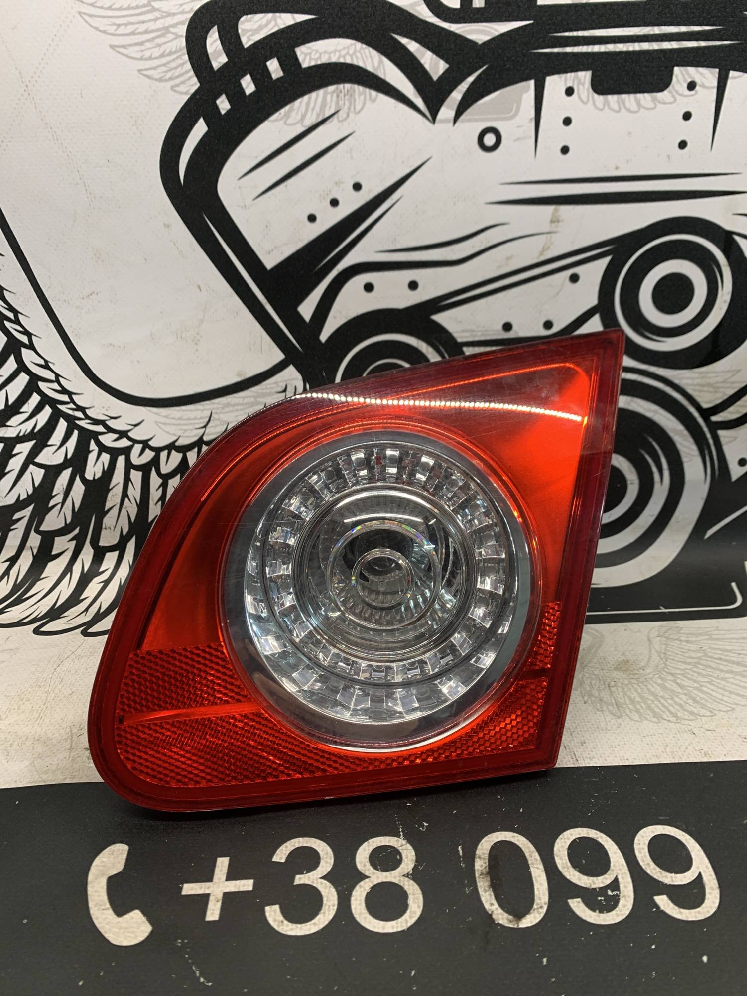 Ліхтар кришки багажника правий VW PASSAT B6 3c5945076c