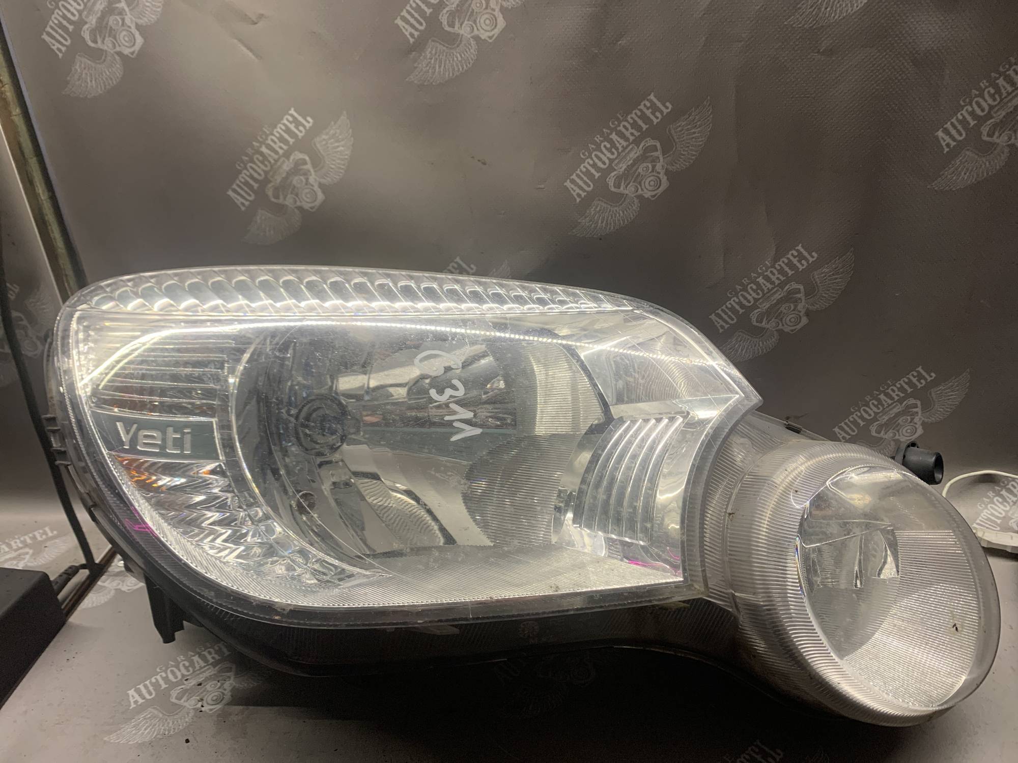 Фара права Skoda Yeti 5l1941016a