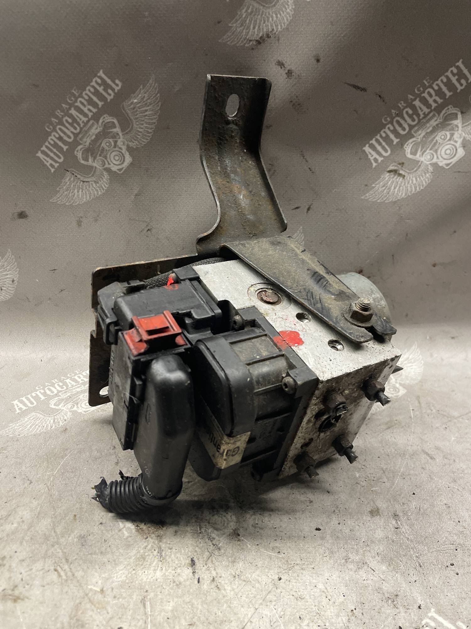 Блок ABS/ насос ABS Kia Sorento 2002-2009 589103e310