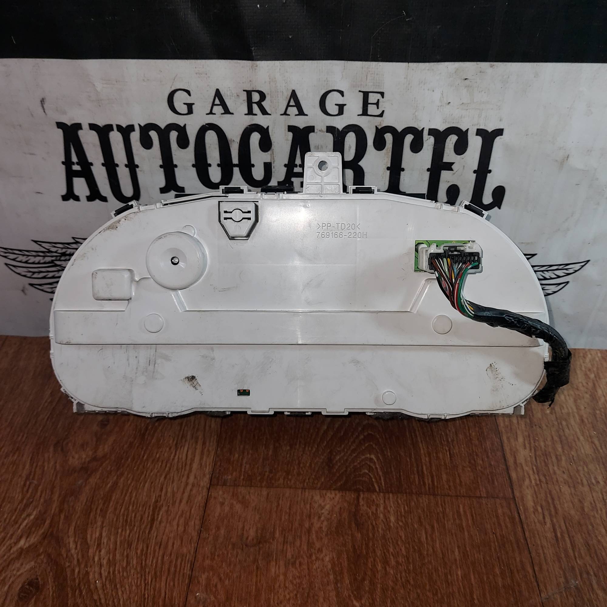 Щиток приладів Mitsubishi Outlander II 8100A115