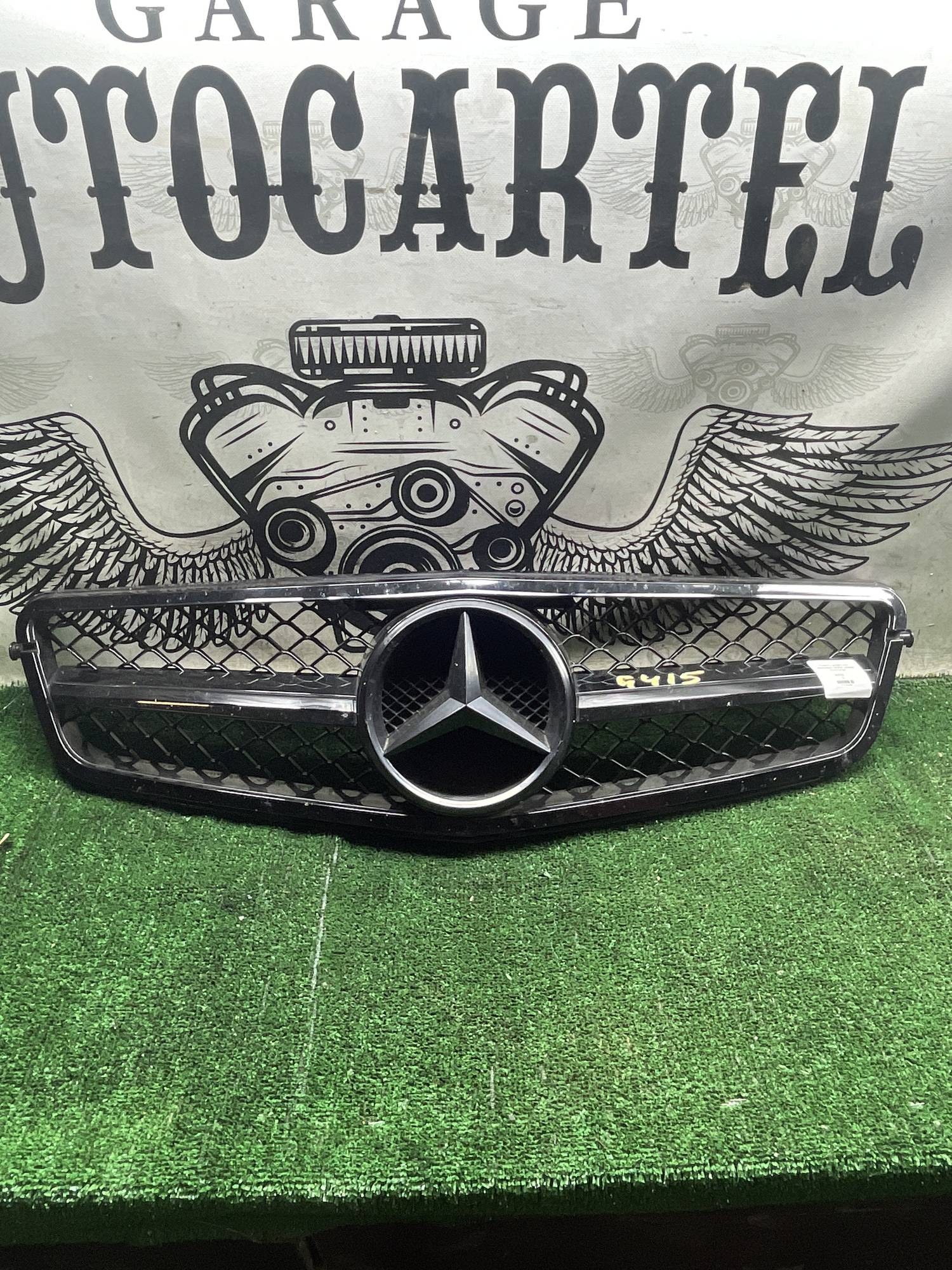 Решітка радіатора Mercedes W204 taiwan 21121234