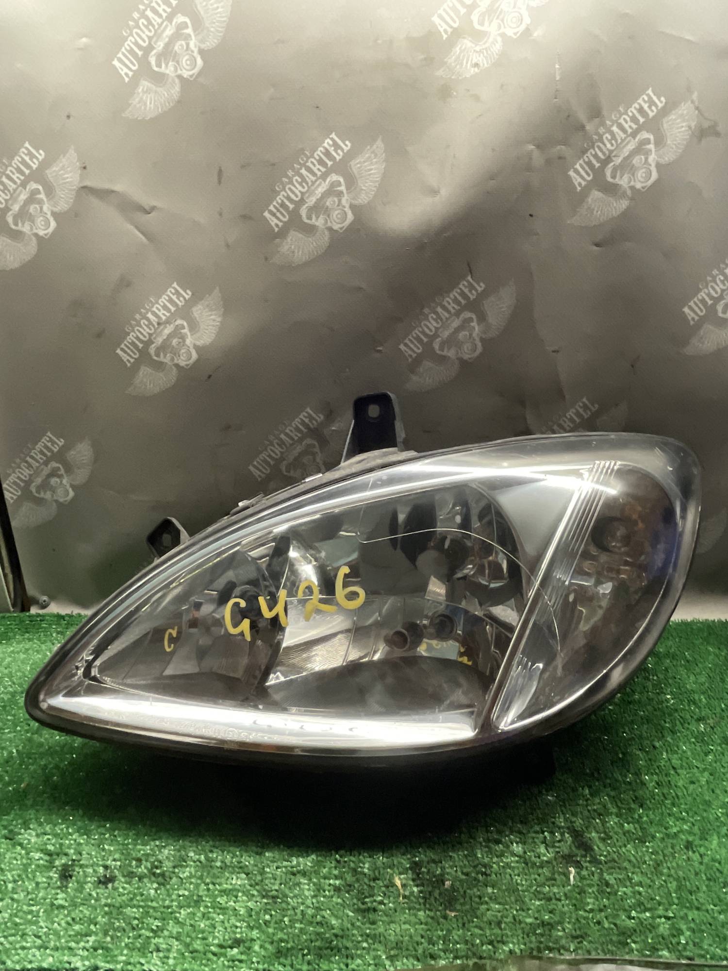 Фара ліва передня Mercedes Vito W639 TYC taiwan 21121487