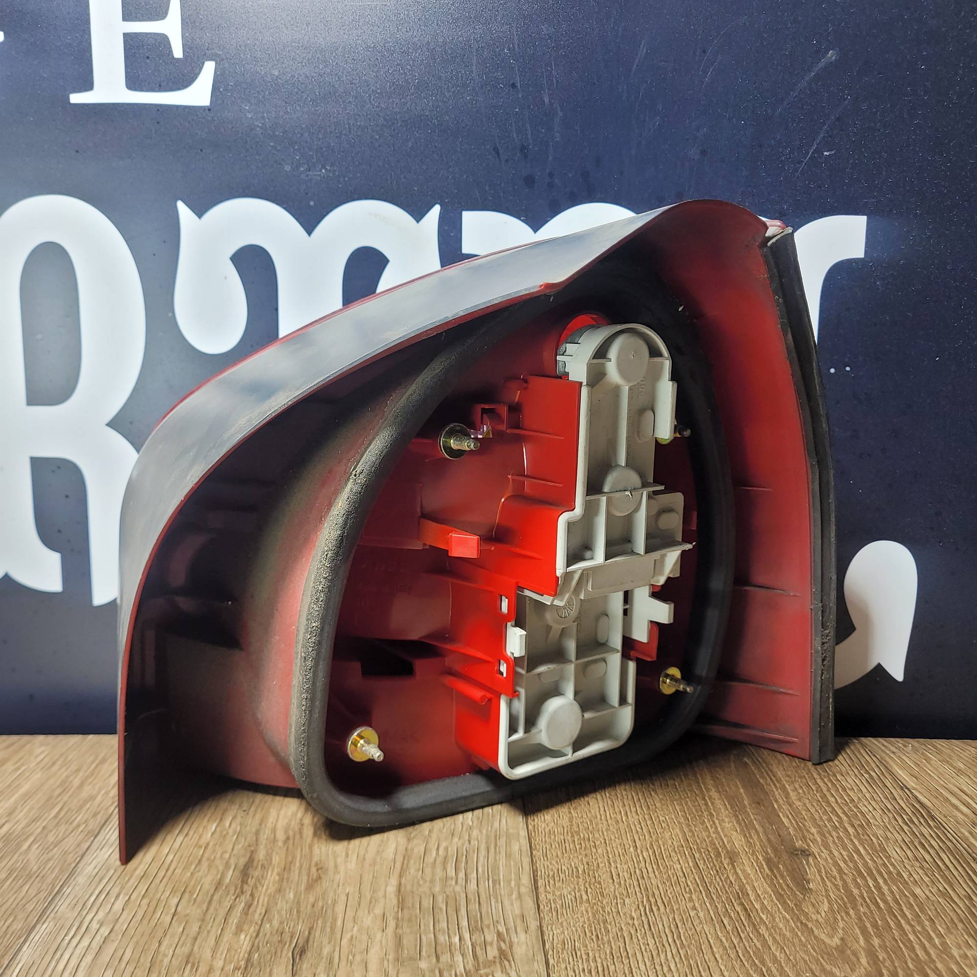 810945095A Audi OE audi a3 8l Ліхтар задній лівий