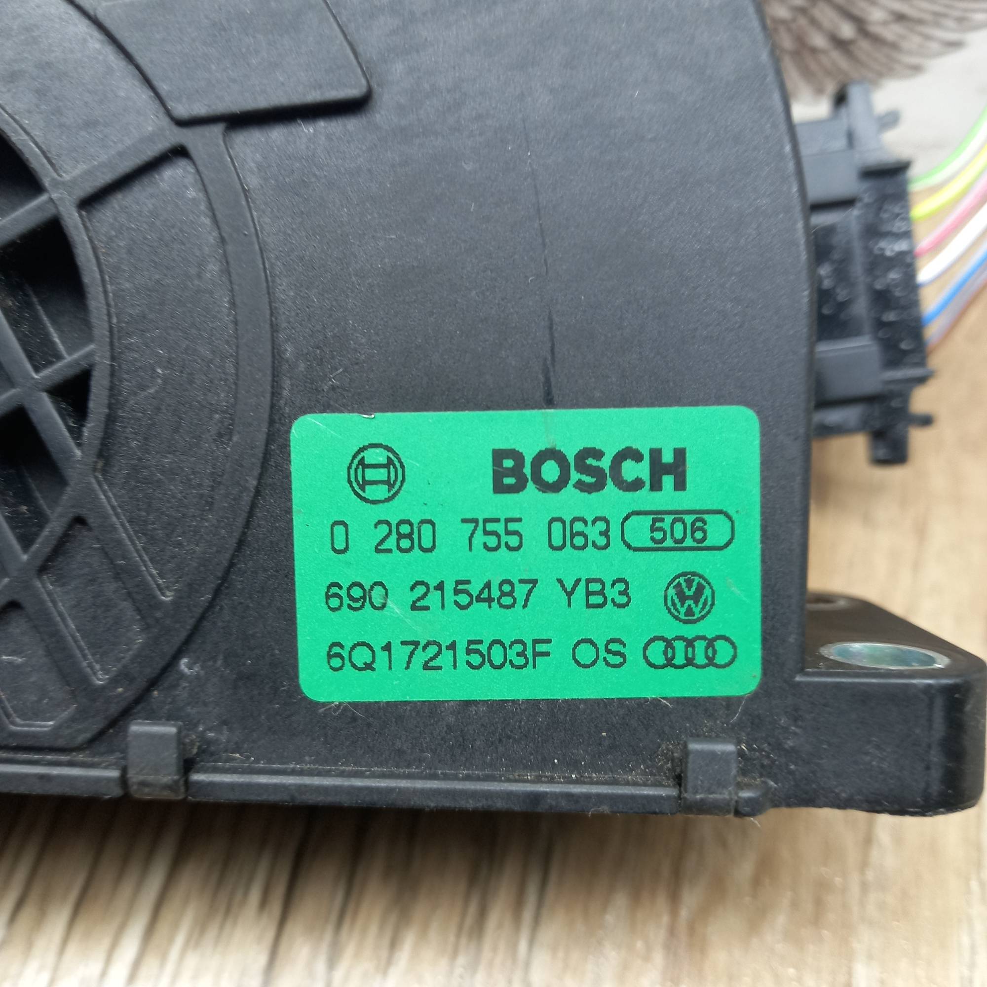 Педаль газу пластик електр Skoda Fabia 2007-2014 6Q1721503F