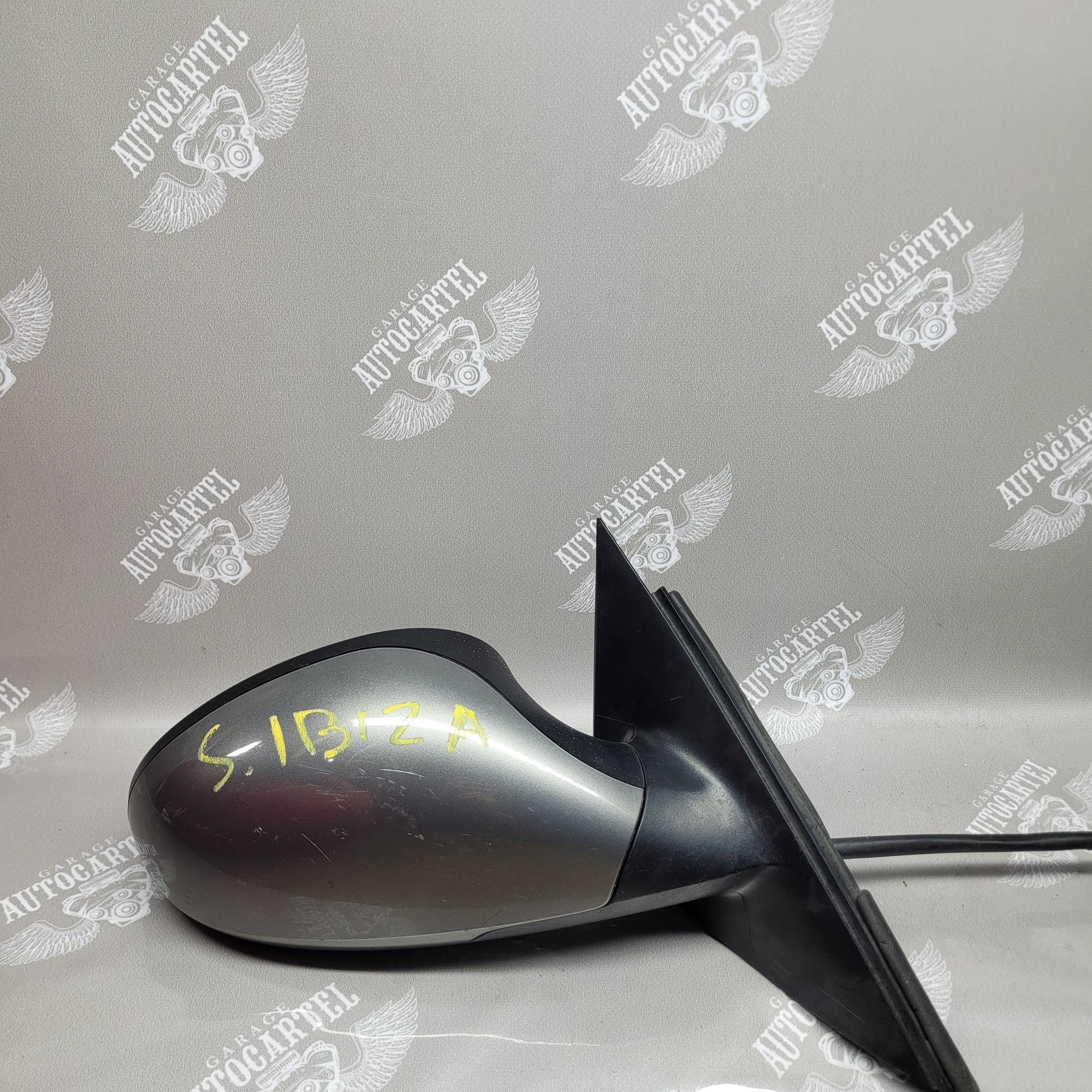 Дзеркало переднє праве seat ibiza механічне 21344855