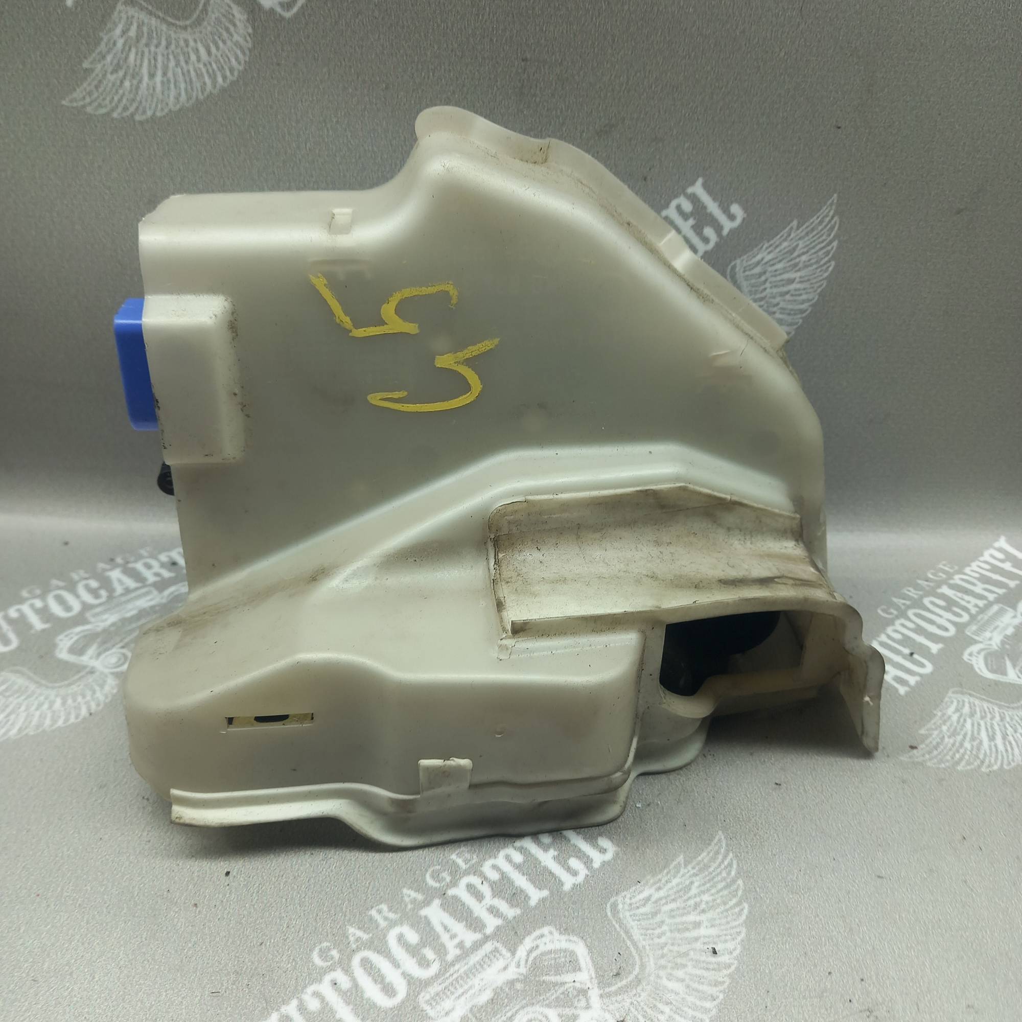 замок дверки передній VW Golf V 2003-2009 1k0837349