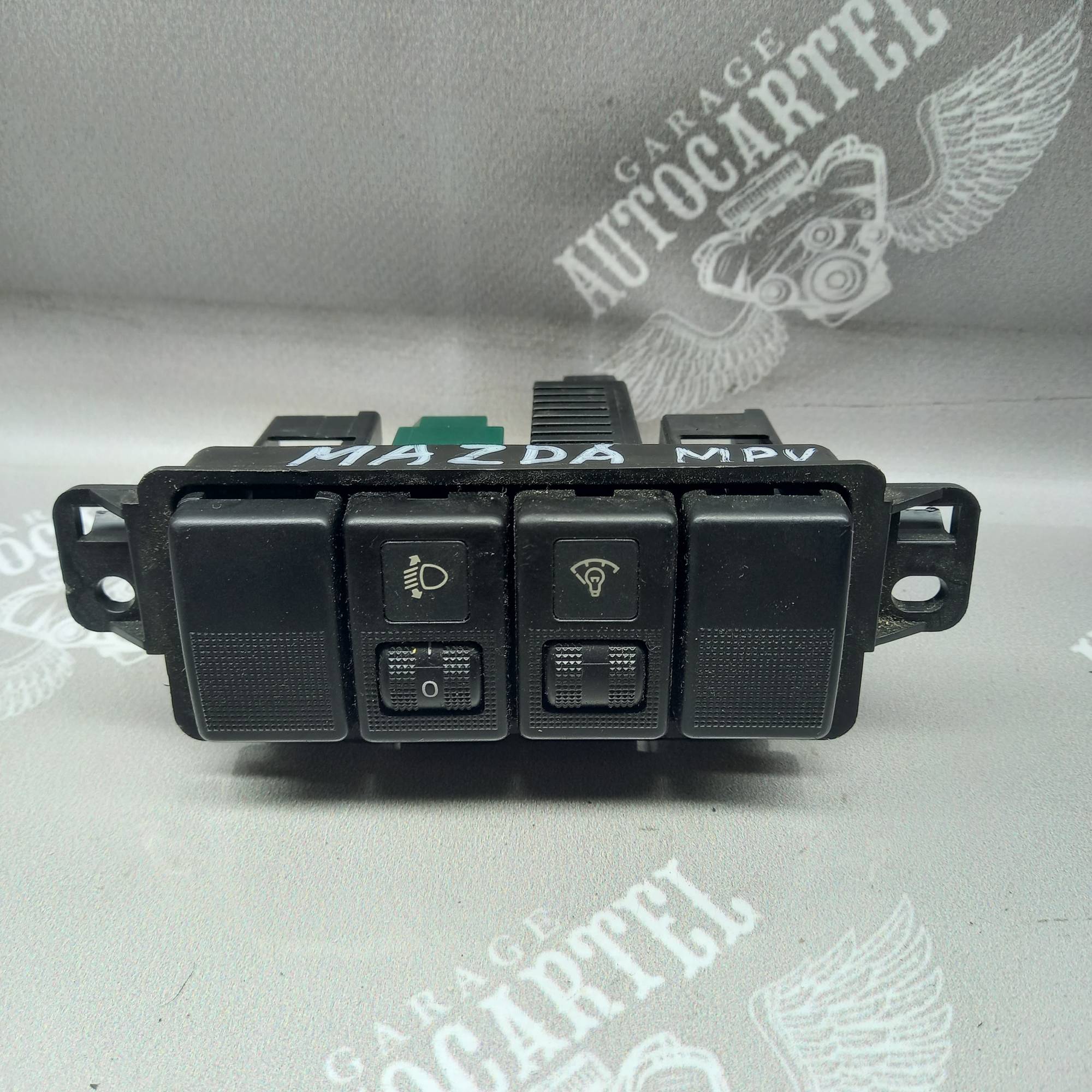 LC64666F0 Кнопка корректора фар Mazda MPV II (LW) (1999 - 2006)