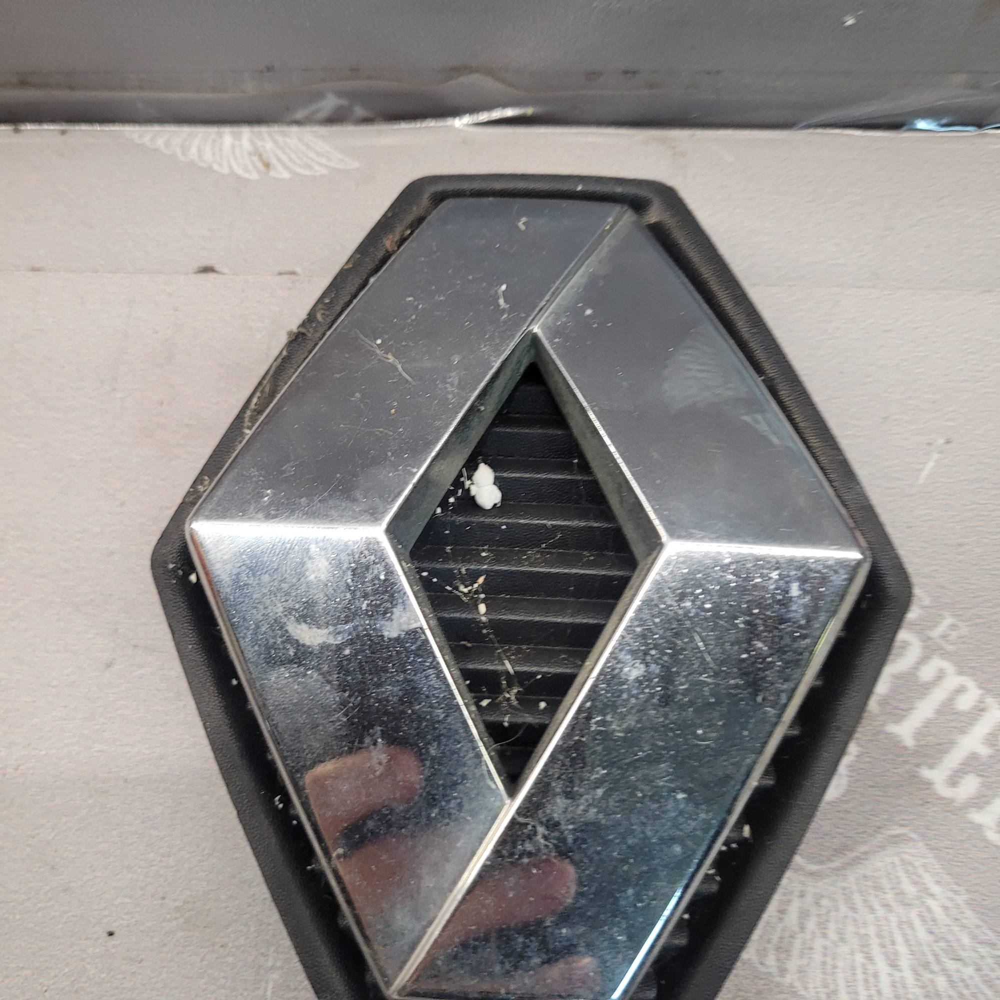 Значок Емблема Логотип Renault Megane II Scenic II Espace IV 8200115115