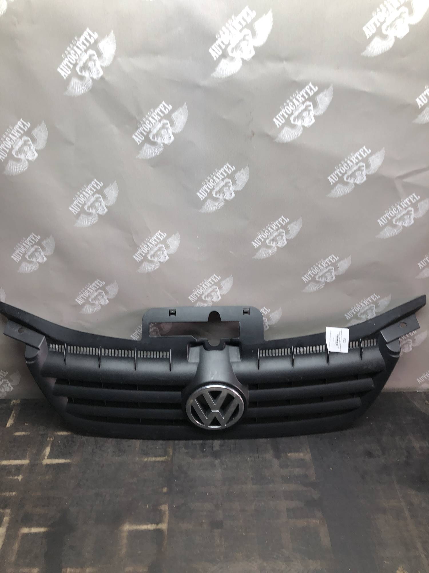 Решетка радиатора Volkswagen Caddy 1T0853651A Touran