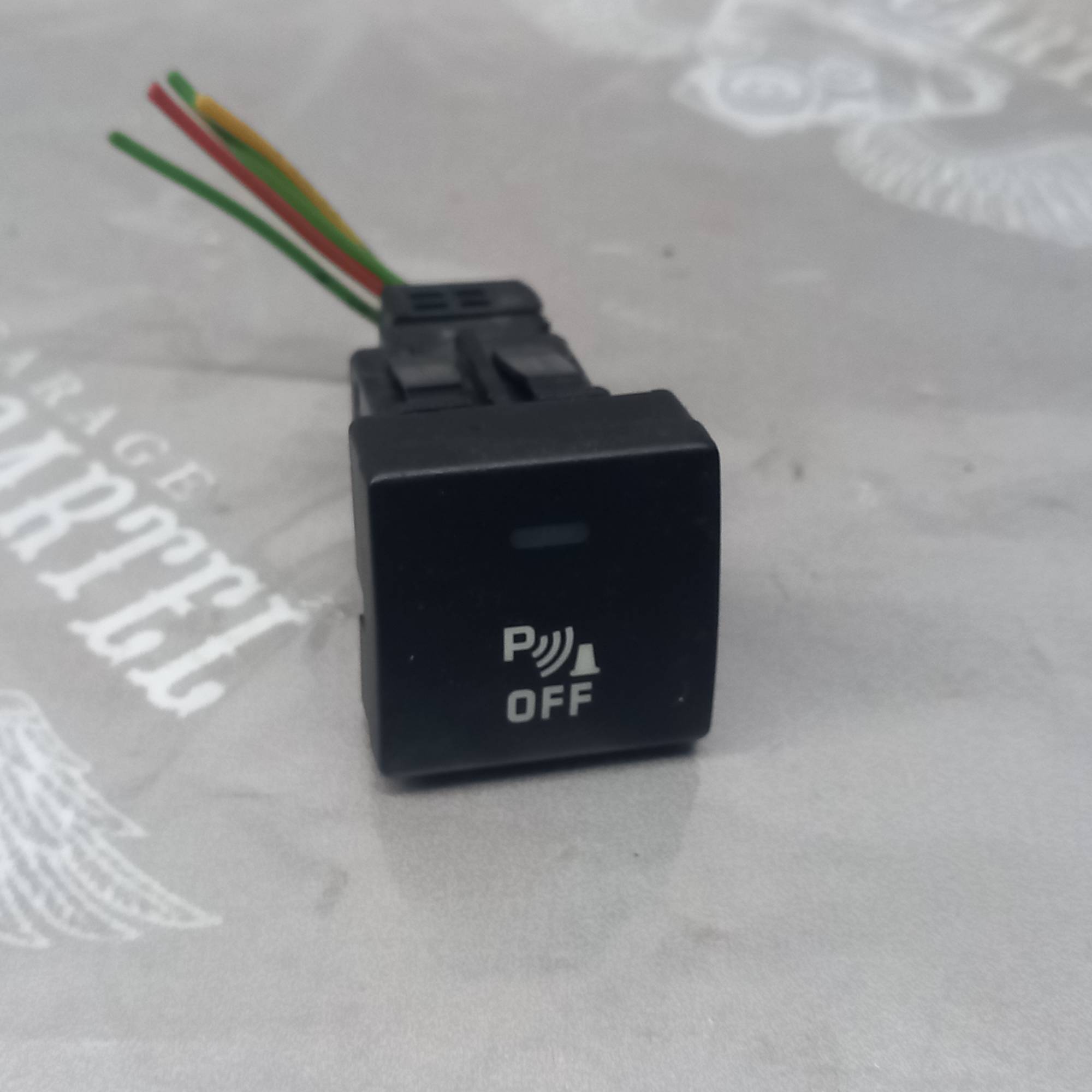 Кнопка парктроніка Peugeot Partner 08- Citroen Berlingo 08-18 96594887xt
