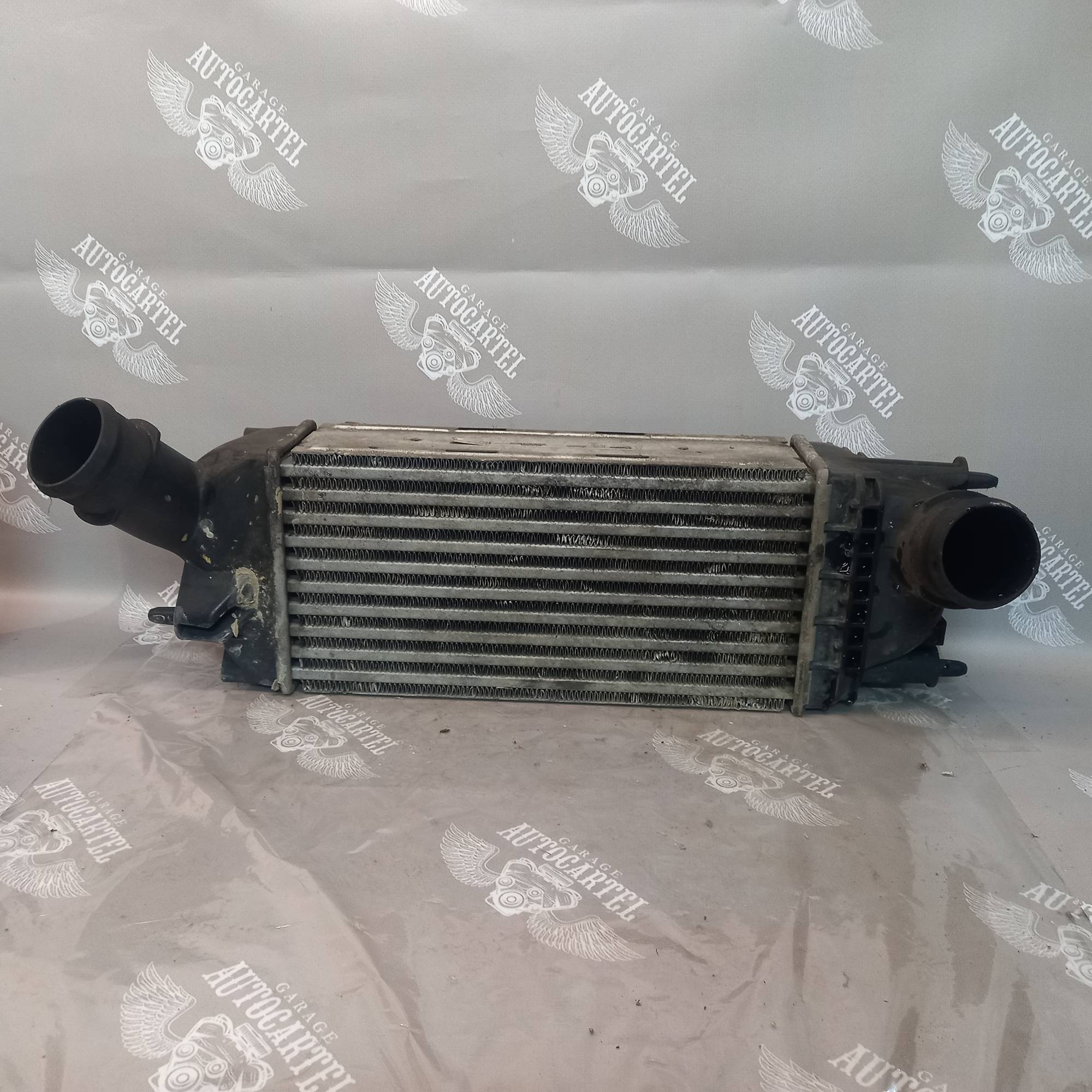 Радіатор інтеркулера Peugeot 407 Citroen C5 2.0 HDI 1.6 HDI 9657073480
