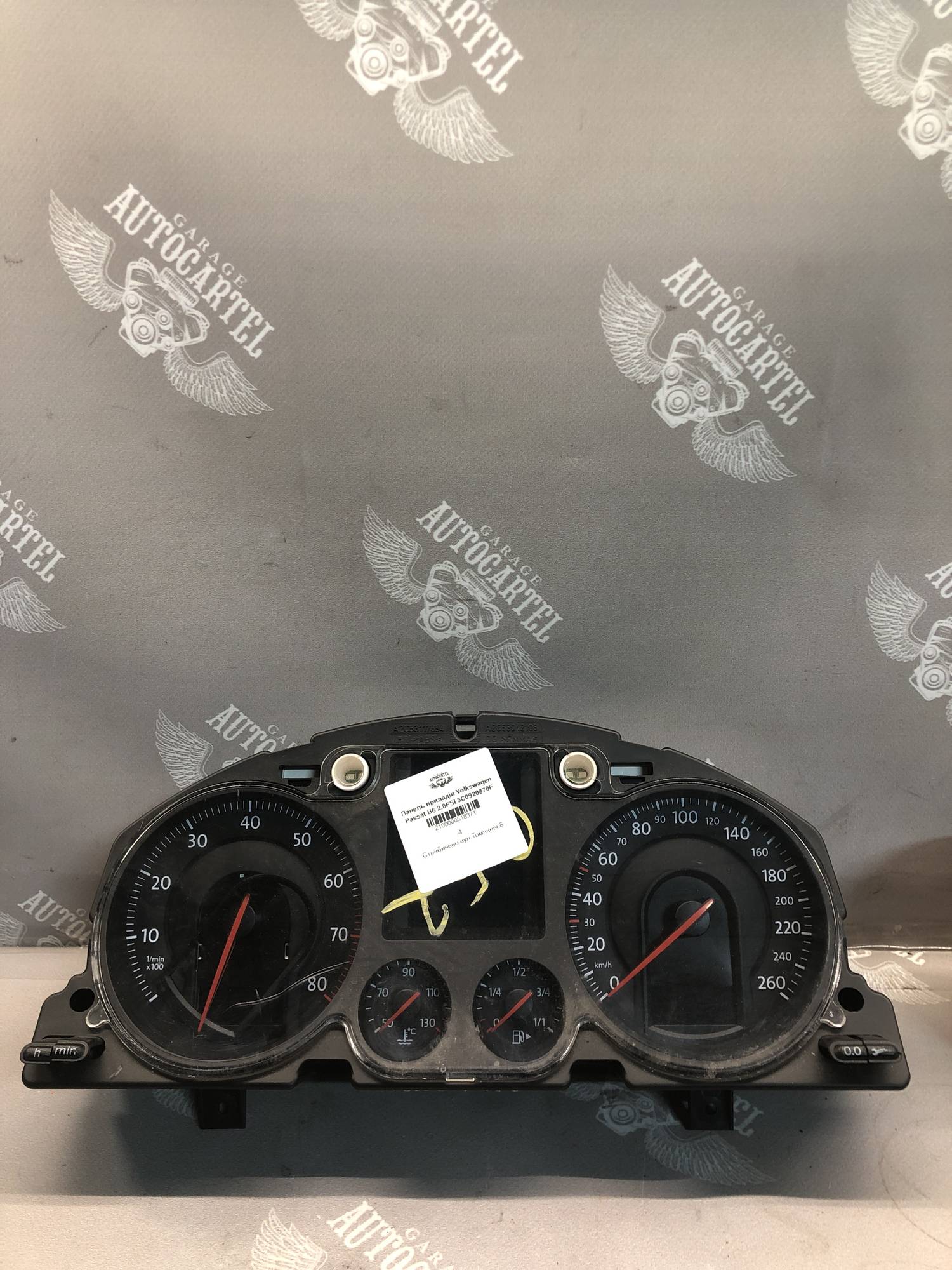 Панель приладів Volkswagen Passat B6 2.0FSI 3C0920870F