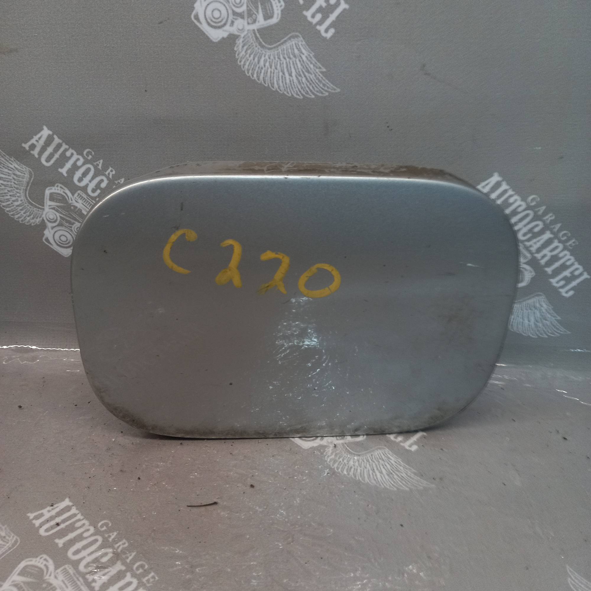 Лючок бензобака Mercedes W204 a0005846517,21529719