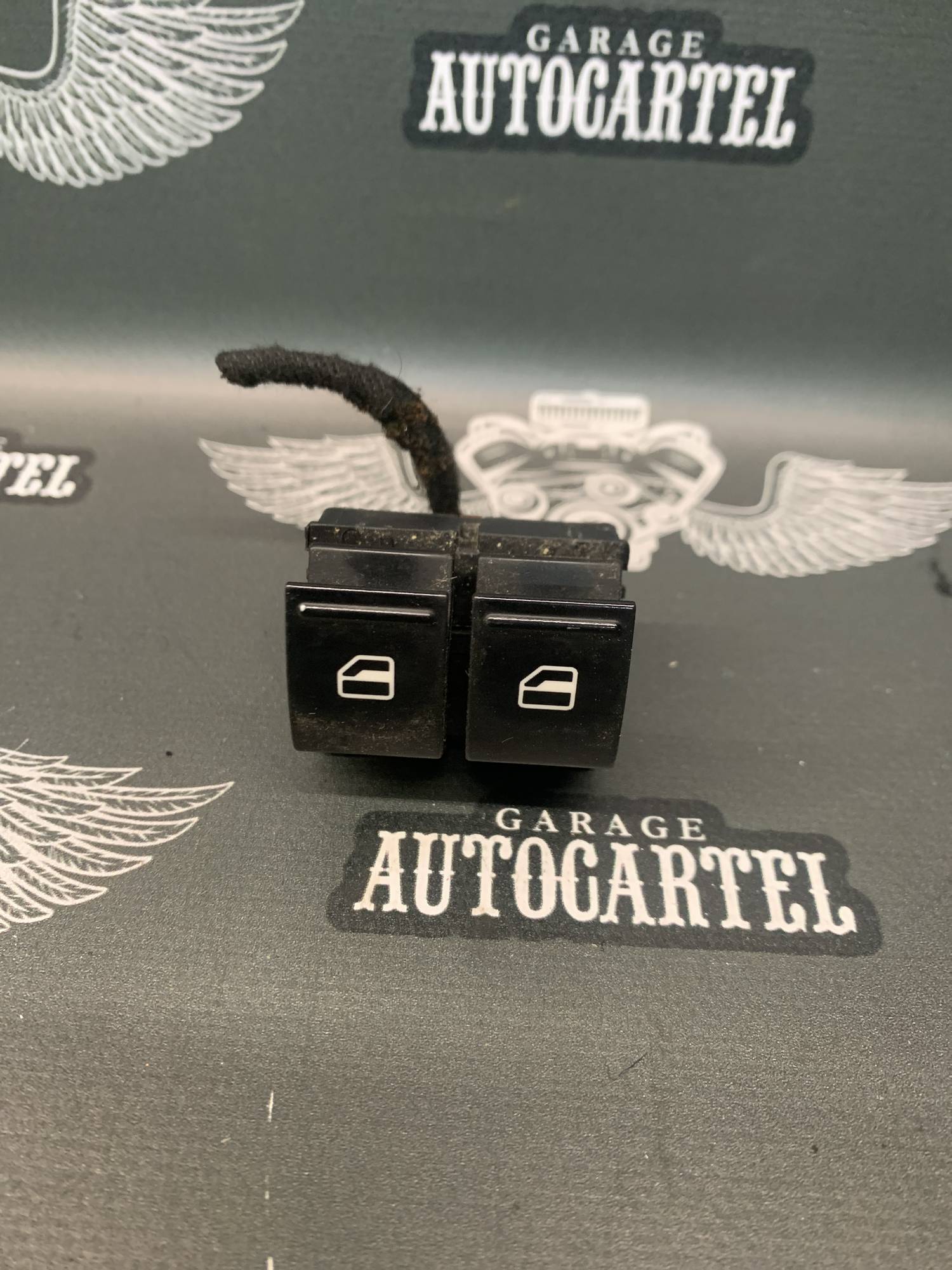 Кнопки склопідіймача Skoda Fabia 2 Octavia A5 Roomster 1Z0959858