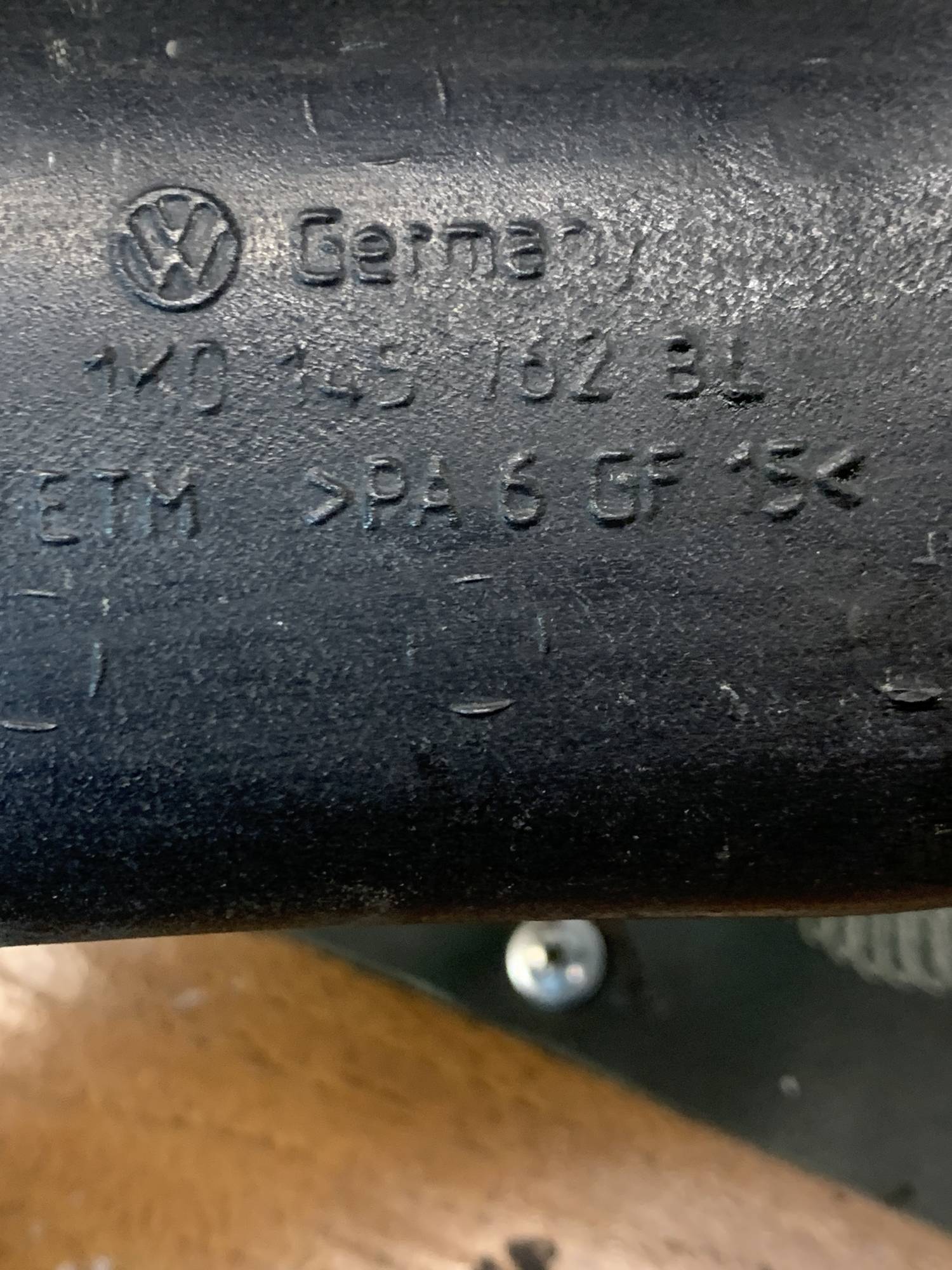 Патрубок інтеркулера VW Golf 1.4 16V TSI (V) 1k0145762bl