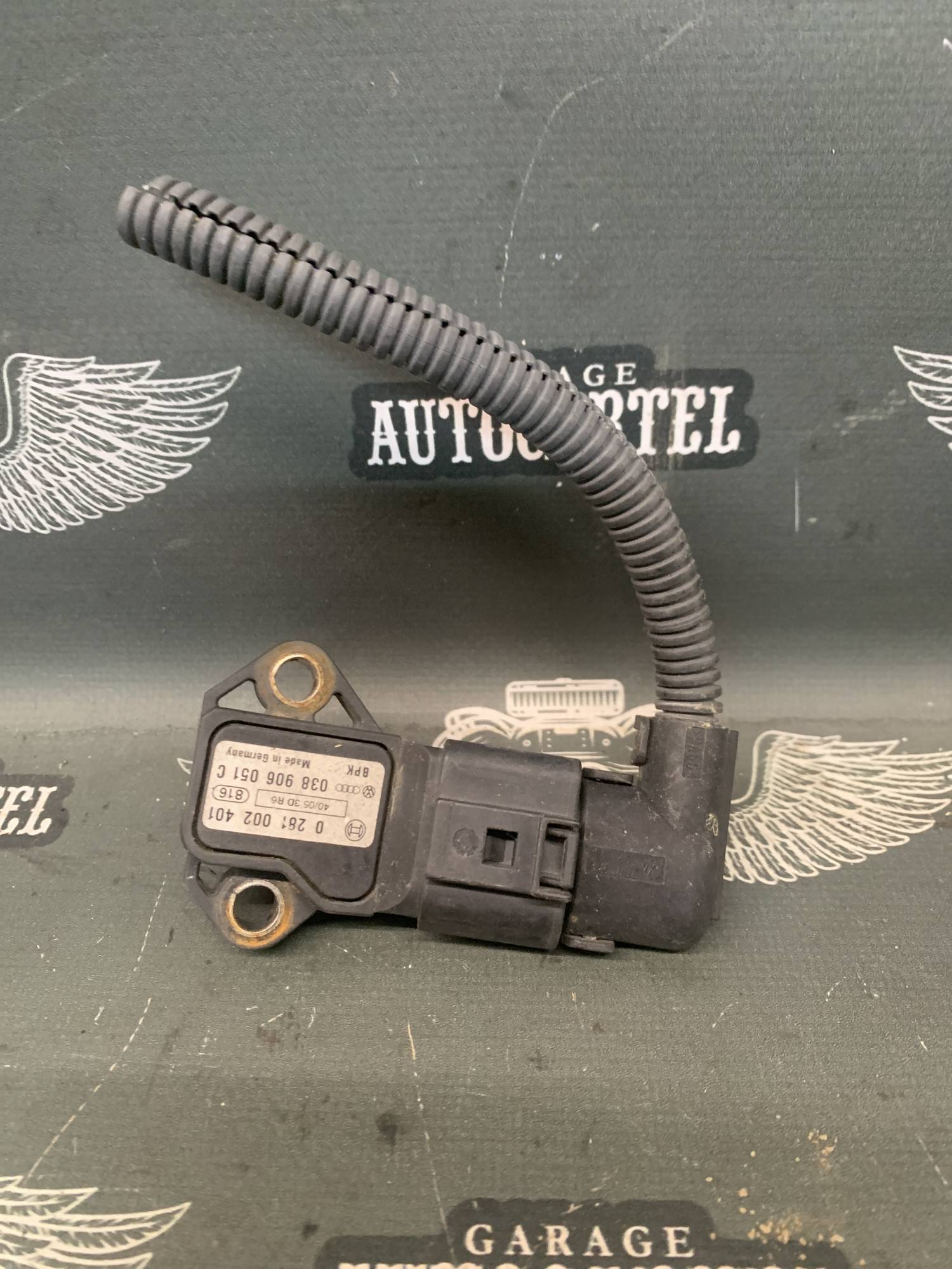 Датчик тиску наддуву audi a4/a6 01 vw caddy 3/golf 4/golf 5/lt/t-4/t-5 038906051c