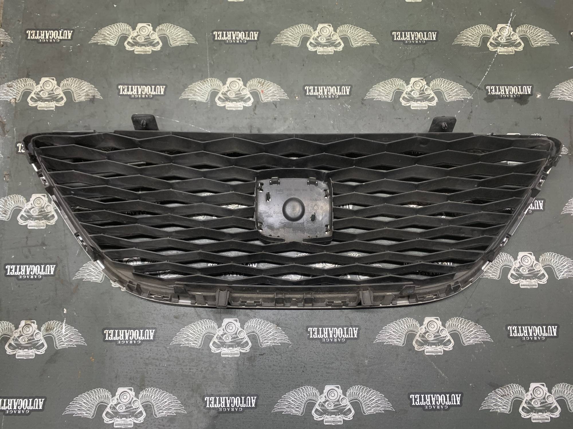 Решітка радіатора SEAT EXEO 3r0853654a