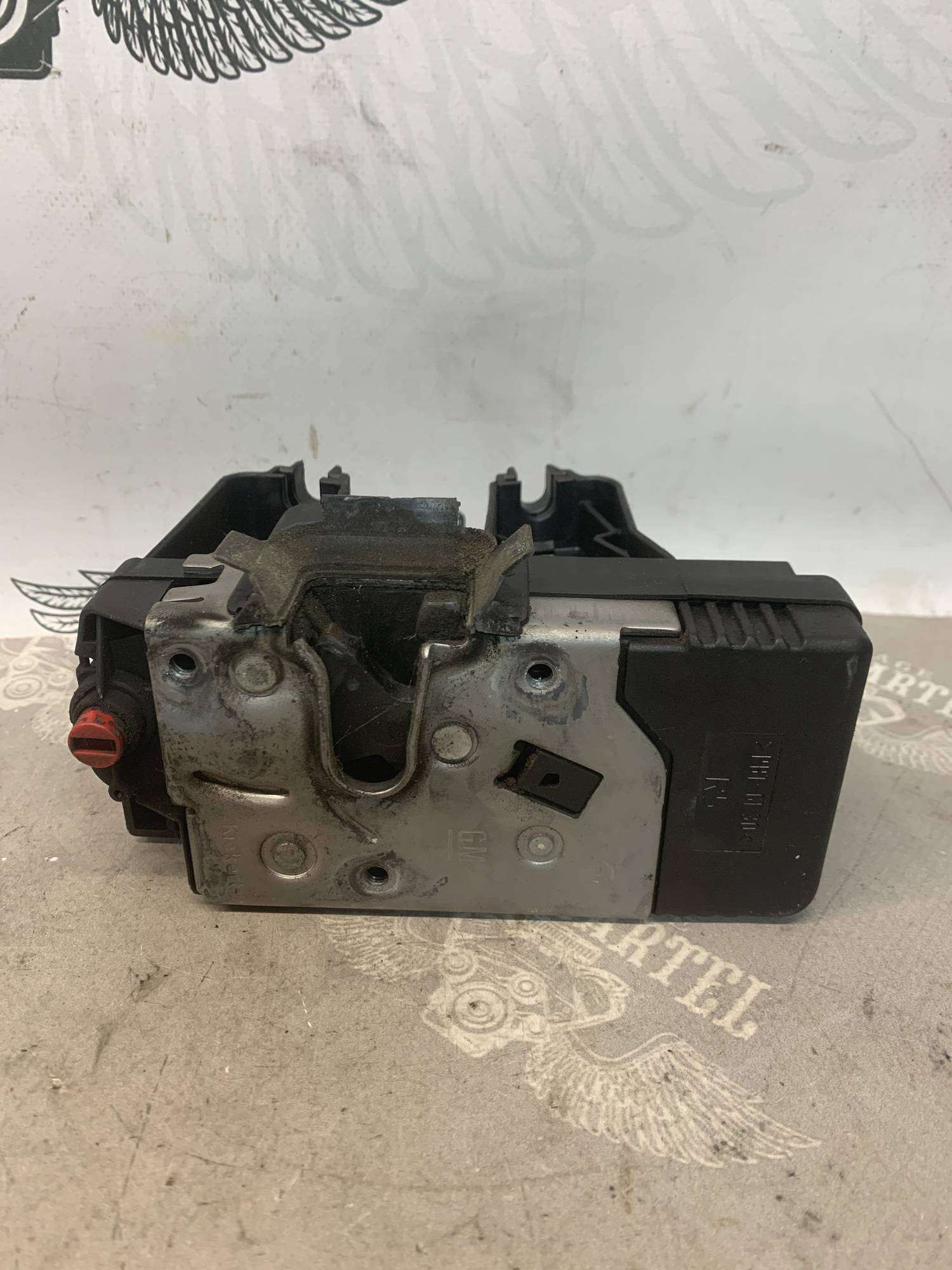Замок правих бокових дверей Renault Trafic / Opel Vivaro / Nissan Primastar 8200008463