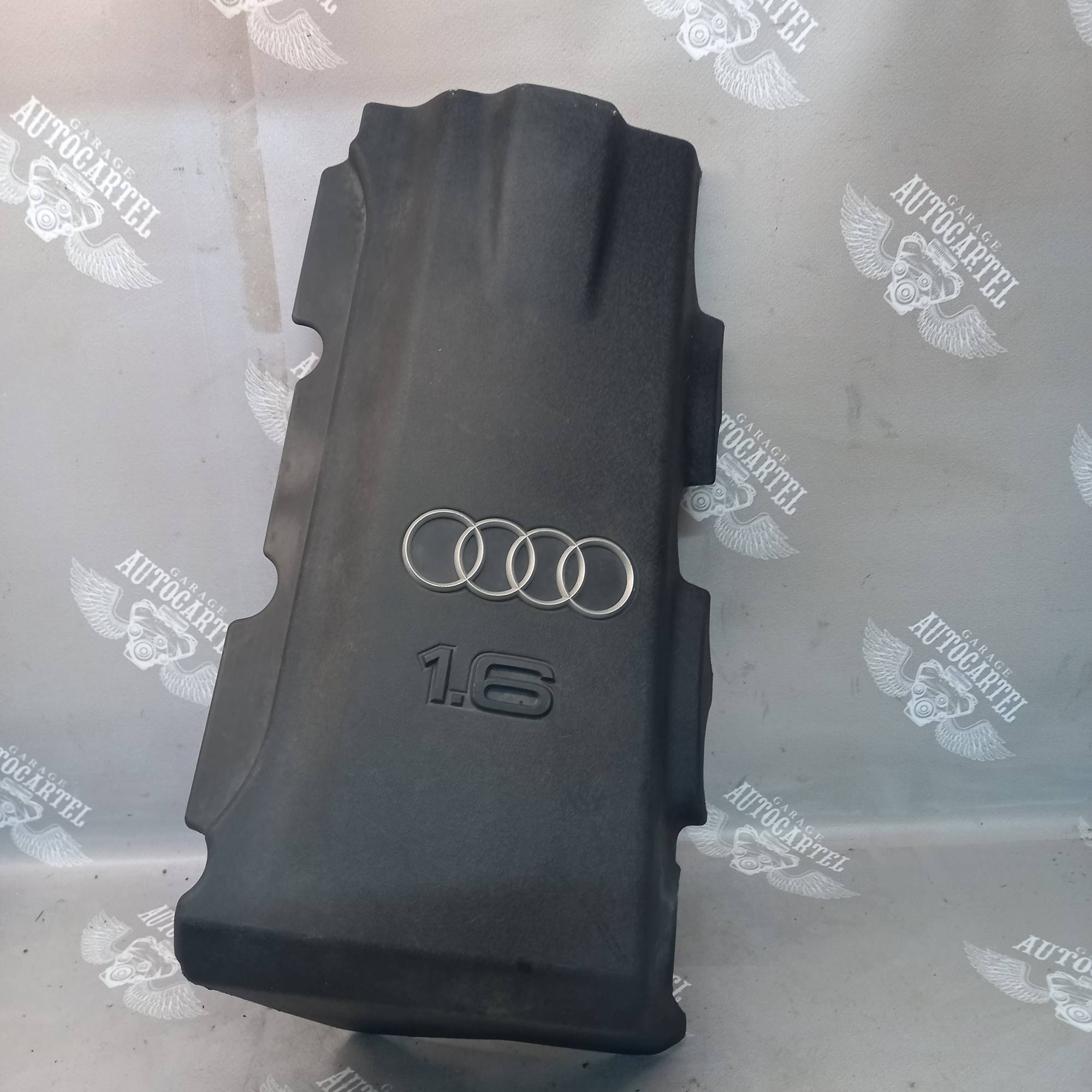 Захисна кришка двигуна Audi A4 B6 1.6 MPI 06b103925e