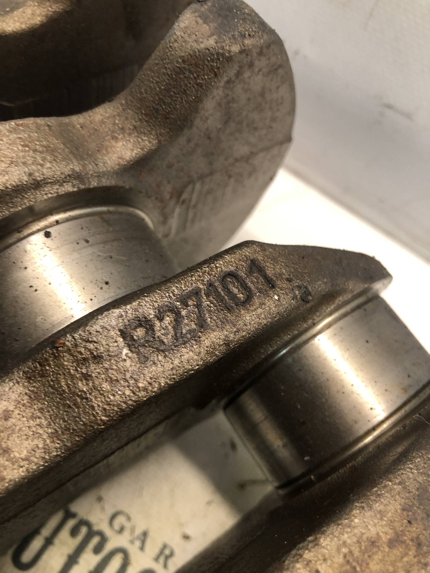 R27101 Колінвал MERCEDES W203 W211 W204 1.8