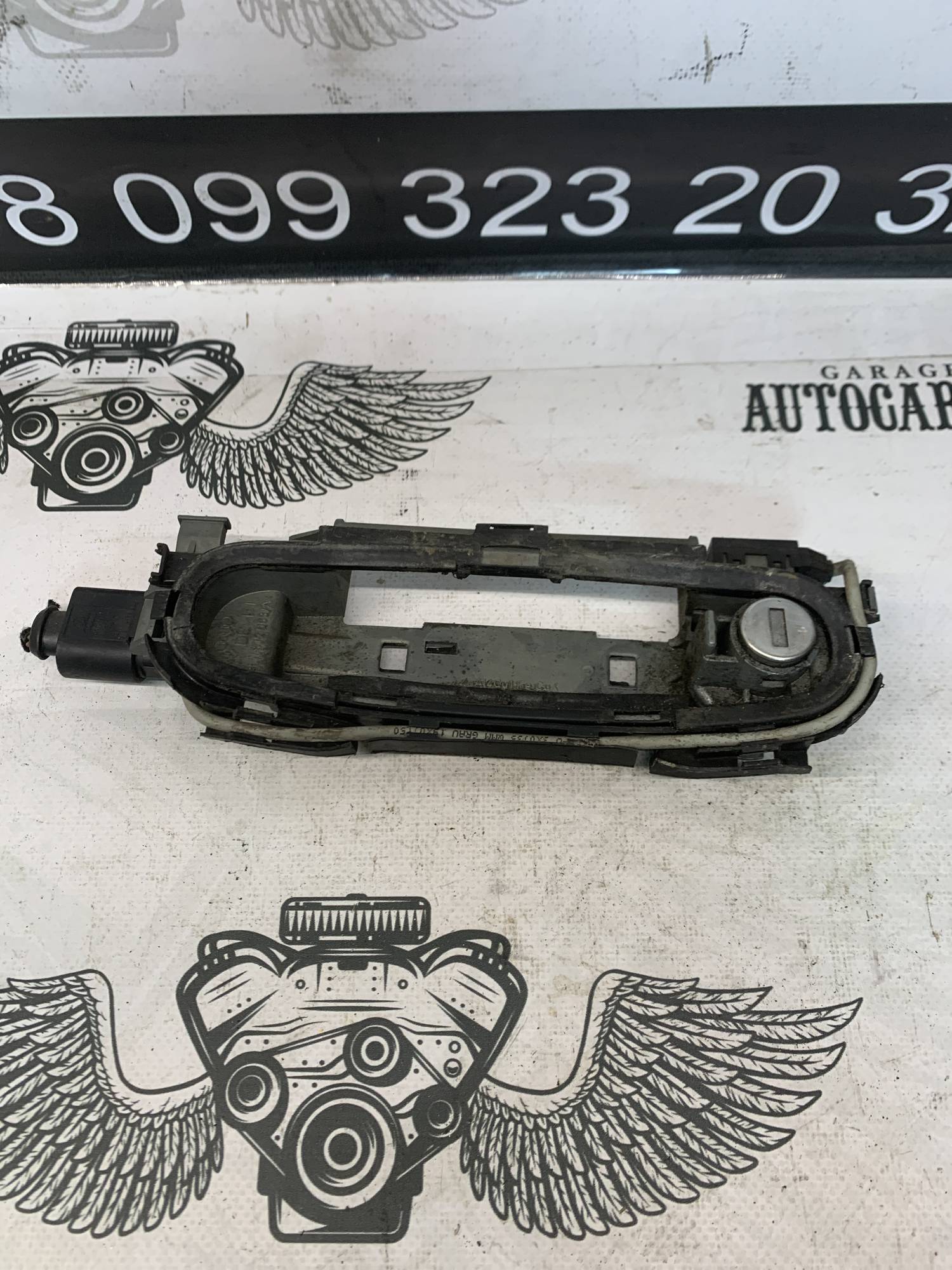 Кронштейн ручки двері передня ліва AUDI A3 8L 8l4837063a
