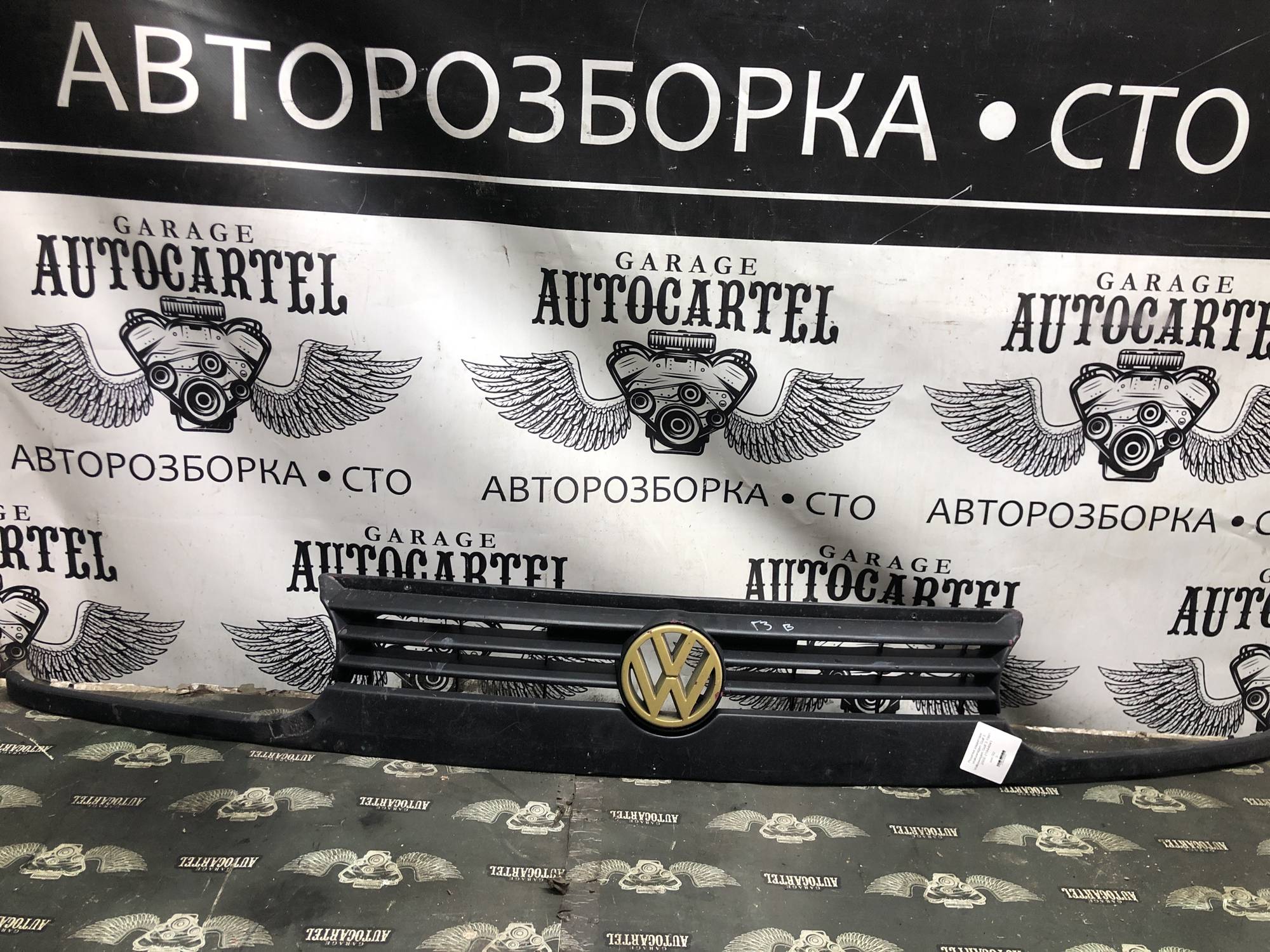 Решітка радіатора Volkswagen Golf 3 Volkswagen Golf 3 1991-2000 21844041