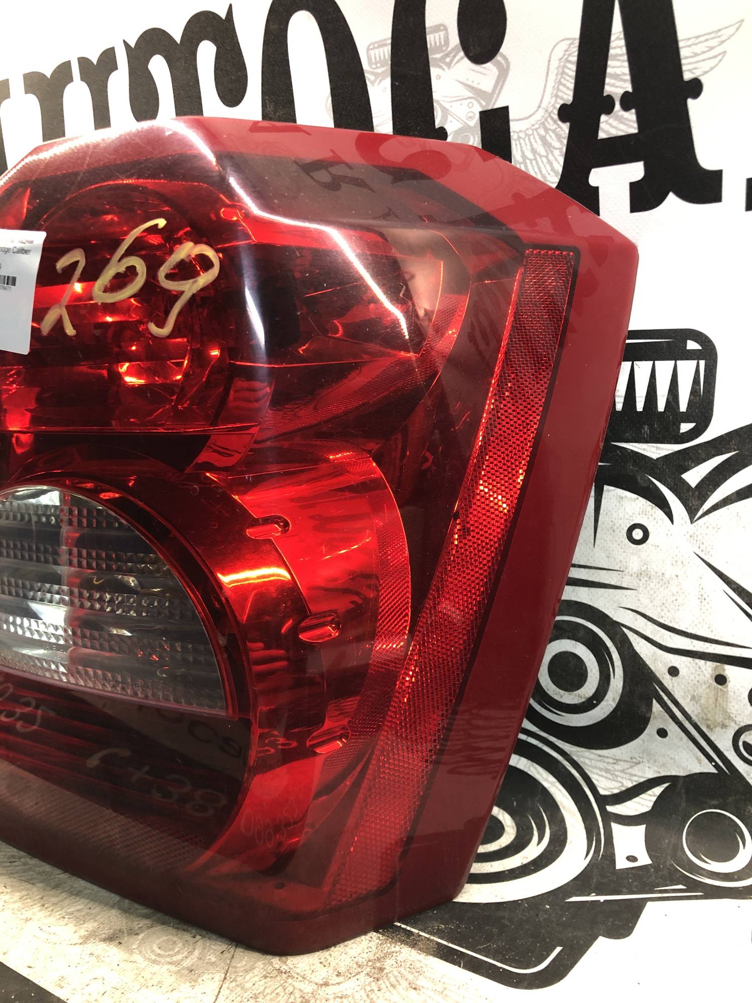 320264b ліхтар задній правий Dodge Caliber