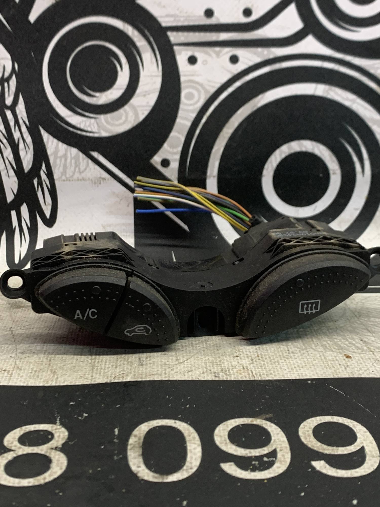 Блок кнопок включення кондиціонера Ford Focus mk1 98ag19a945bg