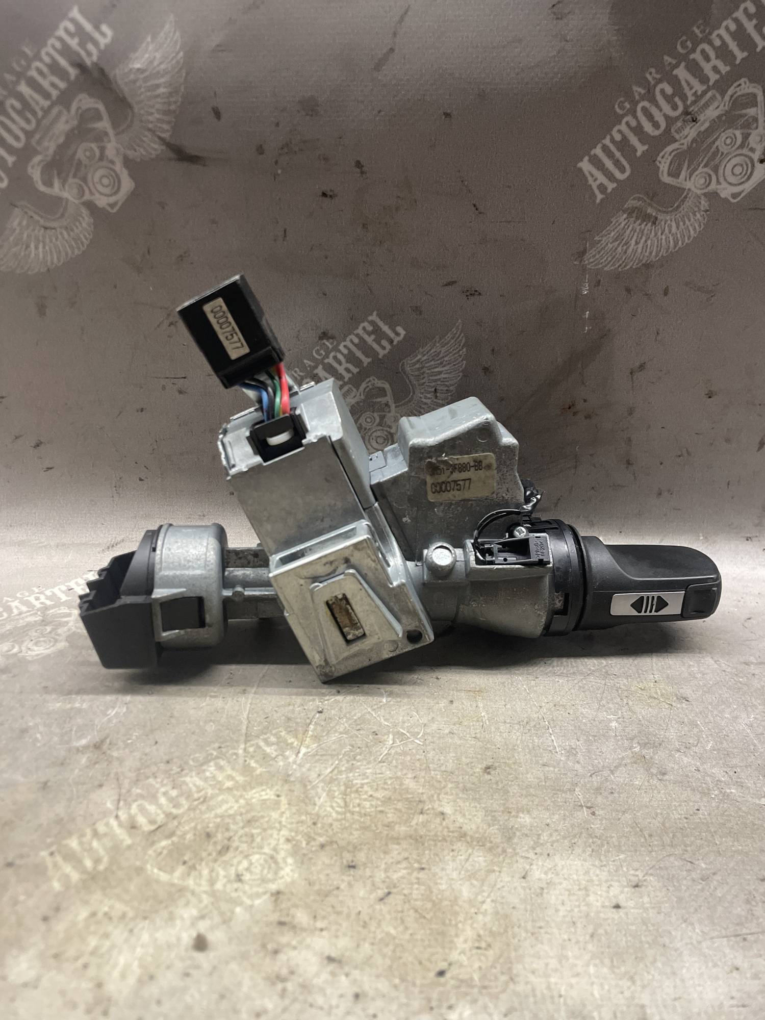 Замок запалювання із ключем Mazda 5 Ford Focus 2 3m51-3f880-bb