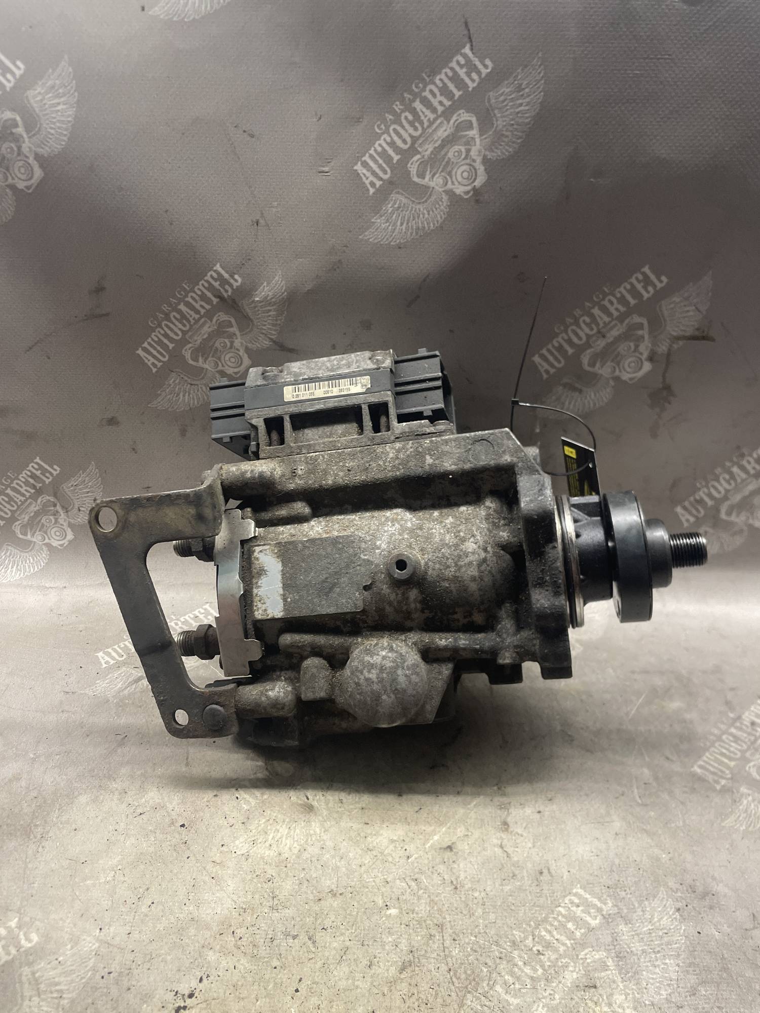 Паливний насос OPEL ZAFIRA A VECTRA C 2.0 2.2 146557501